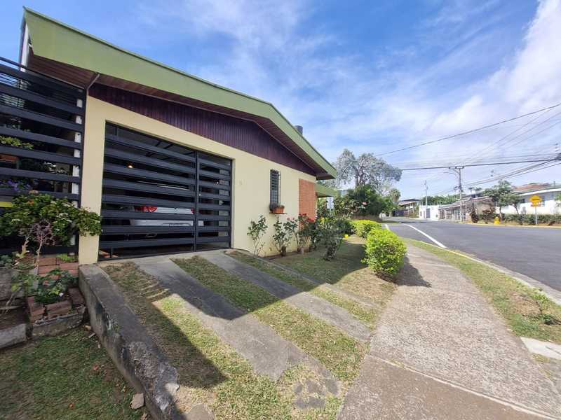 4 bed Single Family Homes For Sale in Sabanilla, San Jose - 1