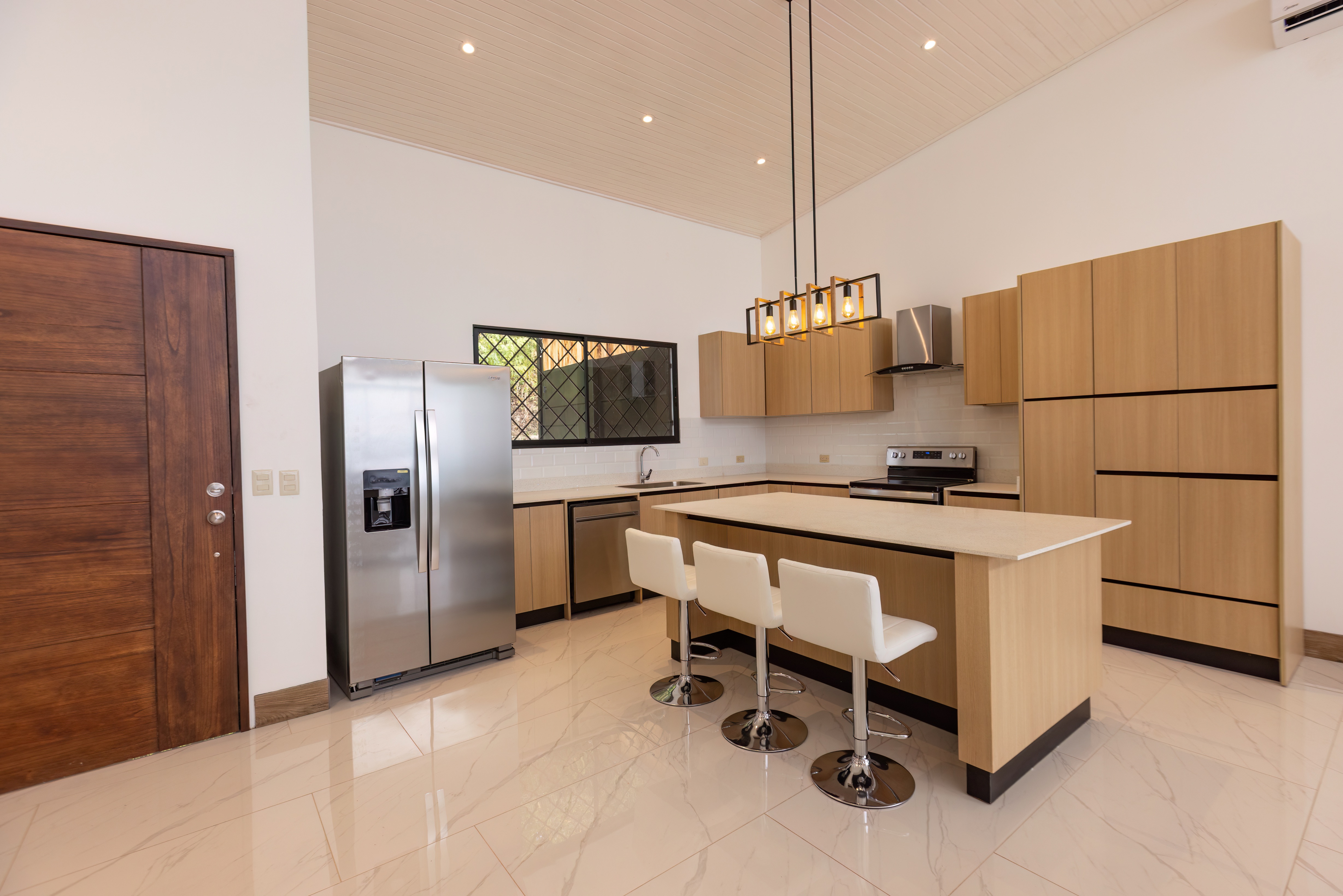 3 bed Single Family Homes For Sale in Manuel Antonio, Puntarenas - thumb 6