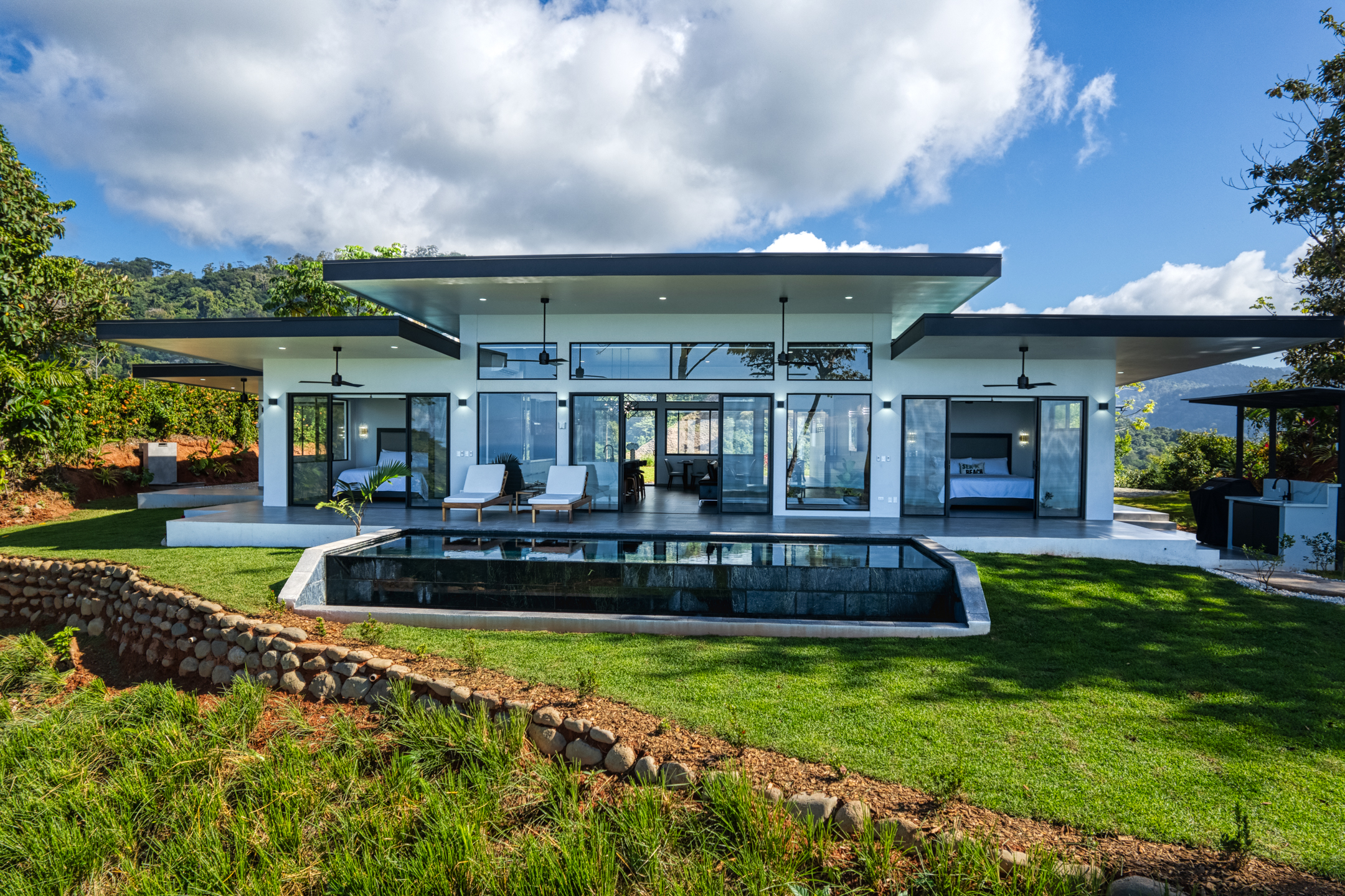 3 bed Single Family Homes For Sale in Quepos, Puntarenas - thumb 2