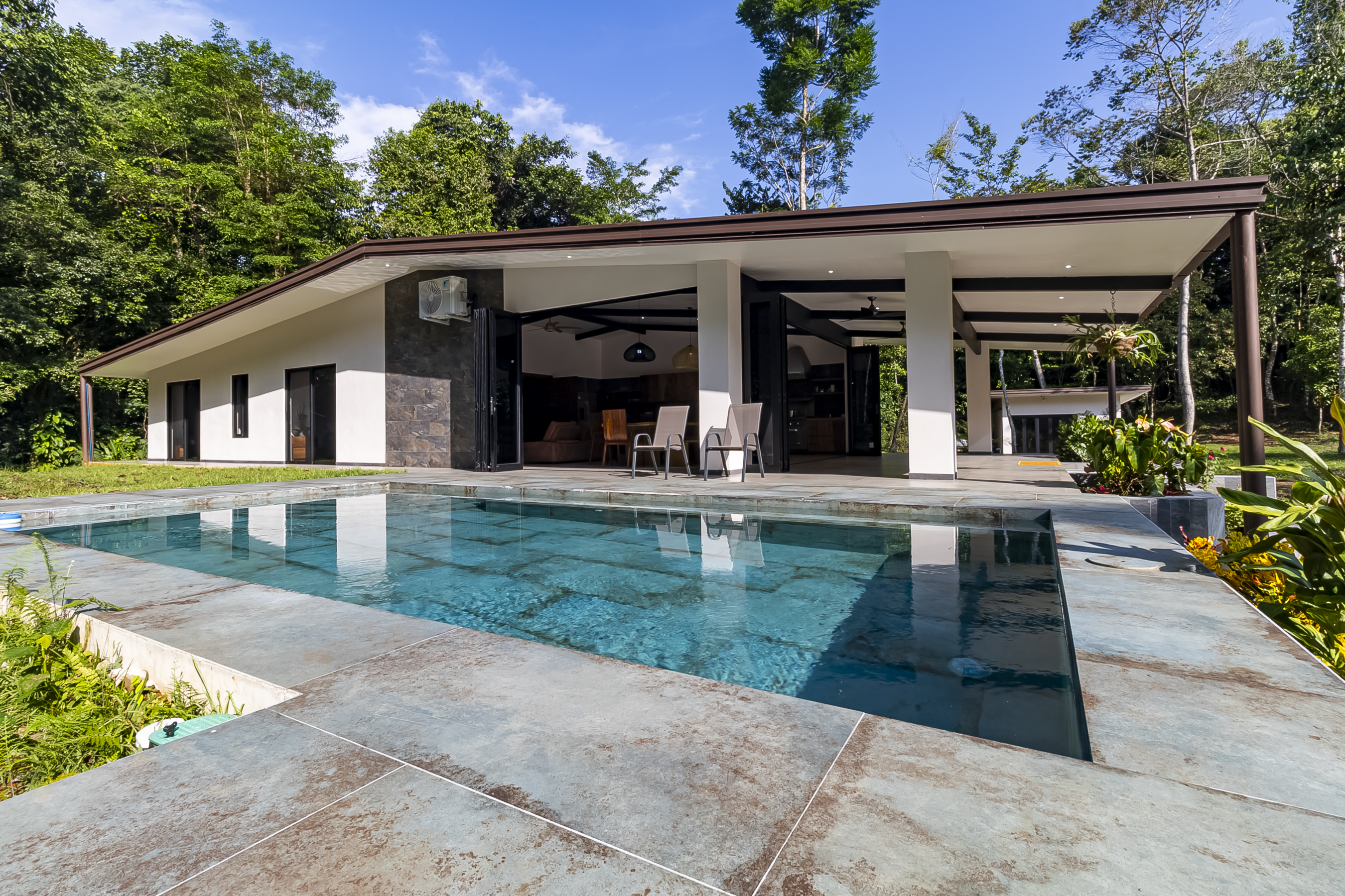 4 bed Single Family Homes For Sale in Ojochal, Puntarenas - thumb 1