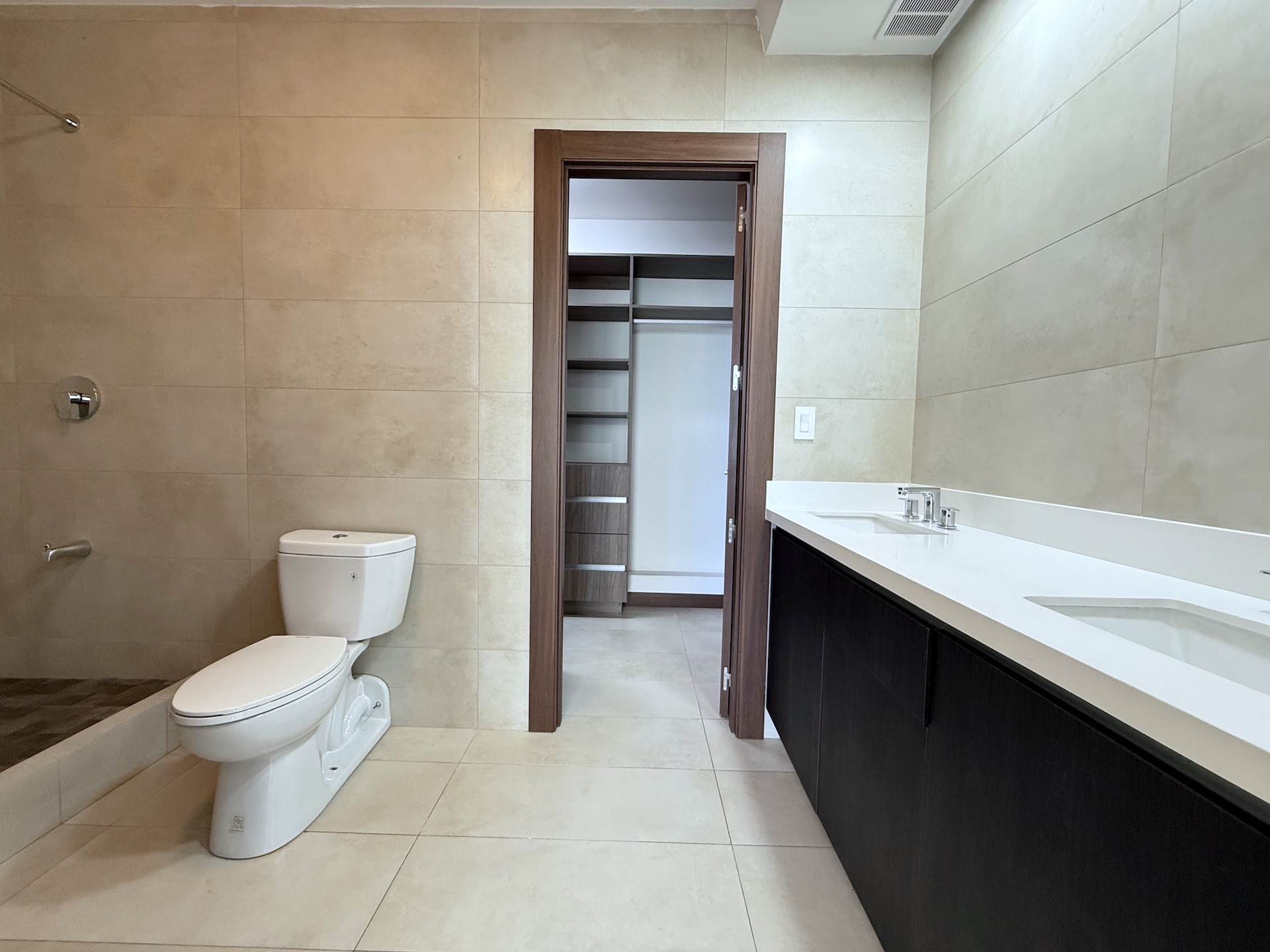 2 bed Apartment For Sale in Escazu, San Jose - thumb 9