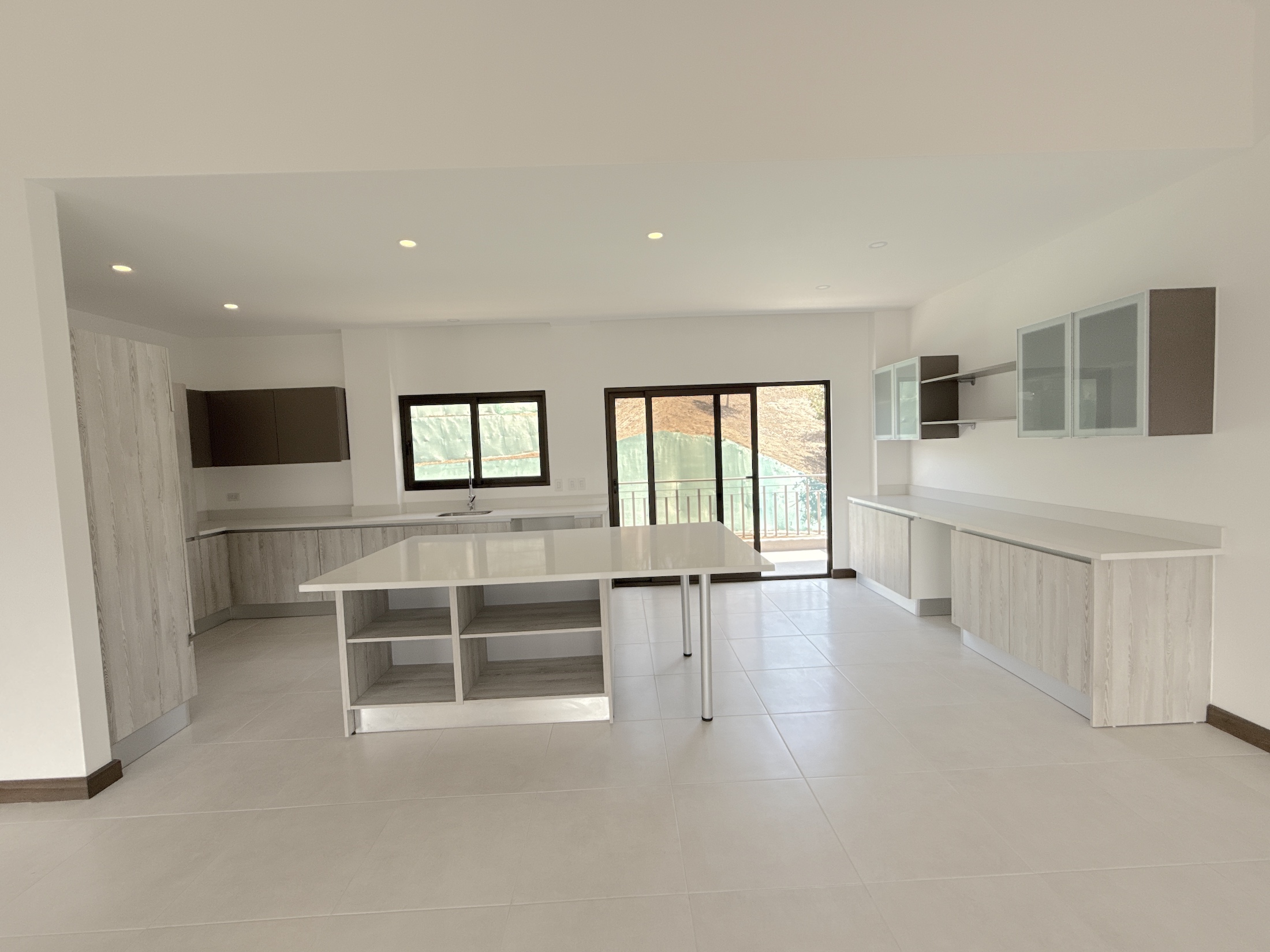 3 bed Apartment For Sale in Santa Ana, San Jose - thumb 8