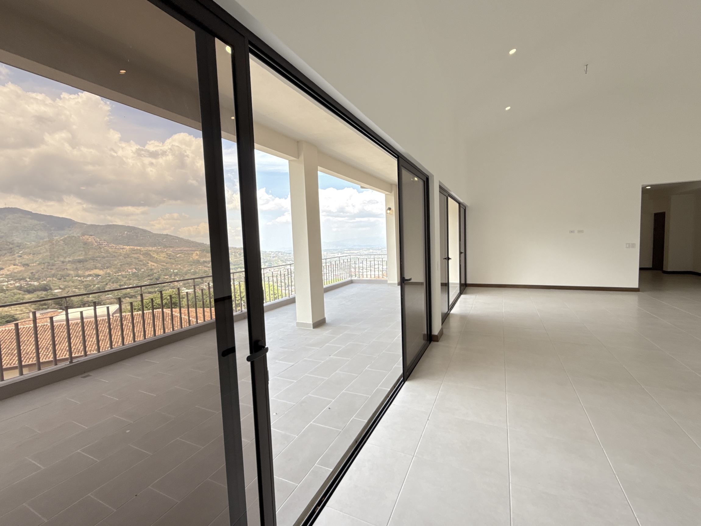 3 bed Apartment For Sale in Santa Ana, San Jose - thumb 6