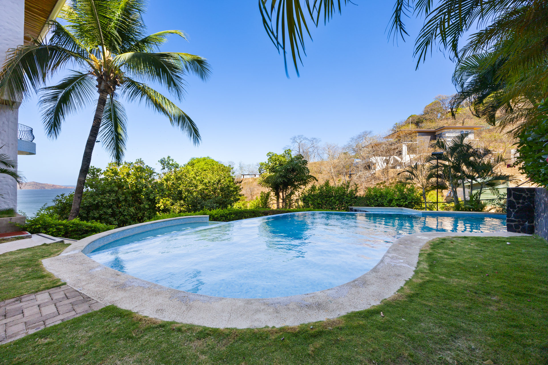 2 bed Condo For Sale in Playa Flamingo, Guanacaste - thumb 27