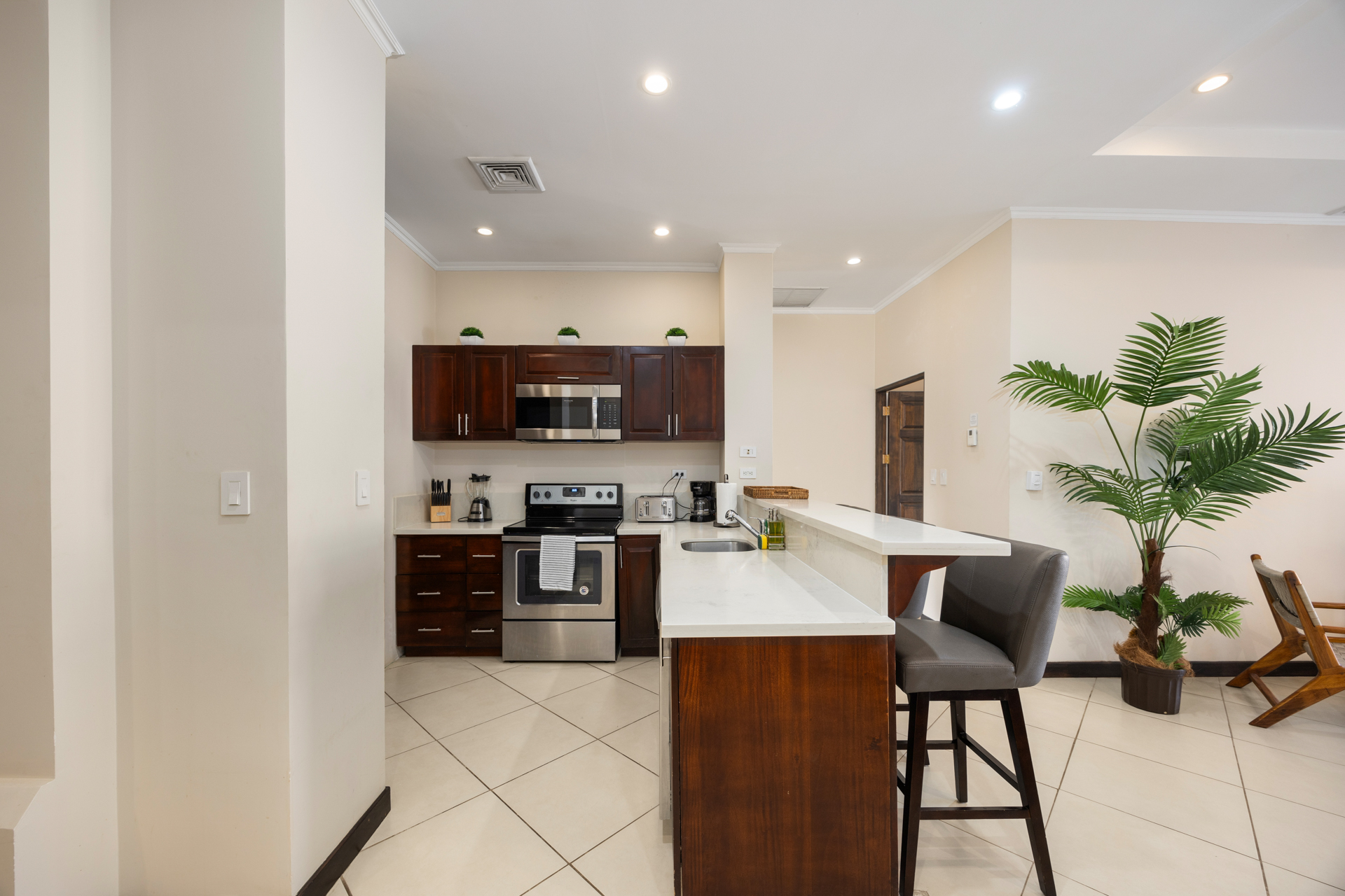 2 bed Condo For Sale in Playa Flamingo, Guanacaste - thumb 3