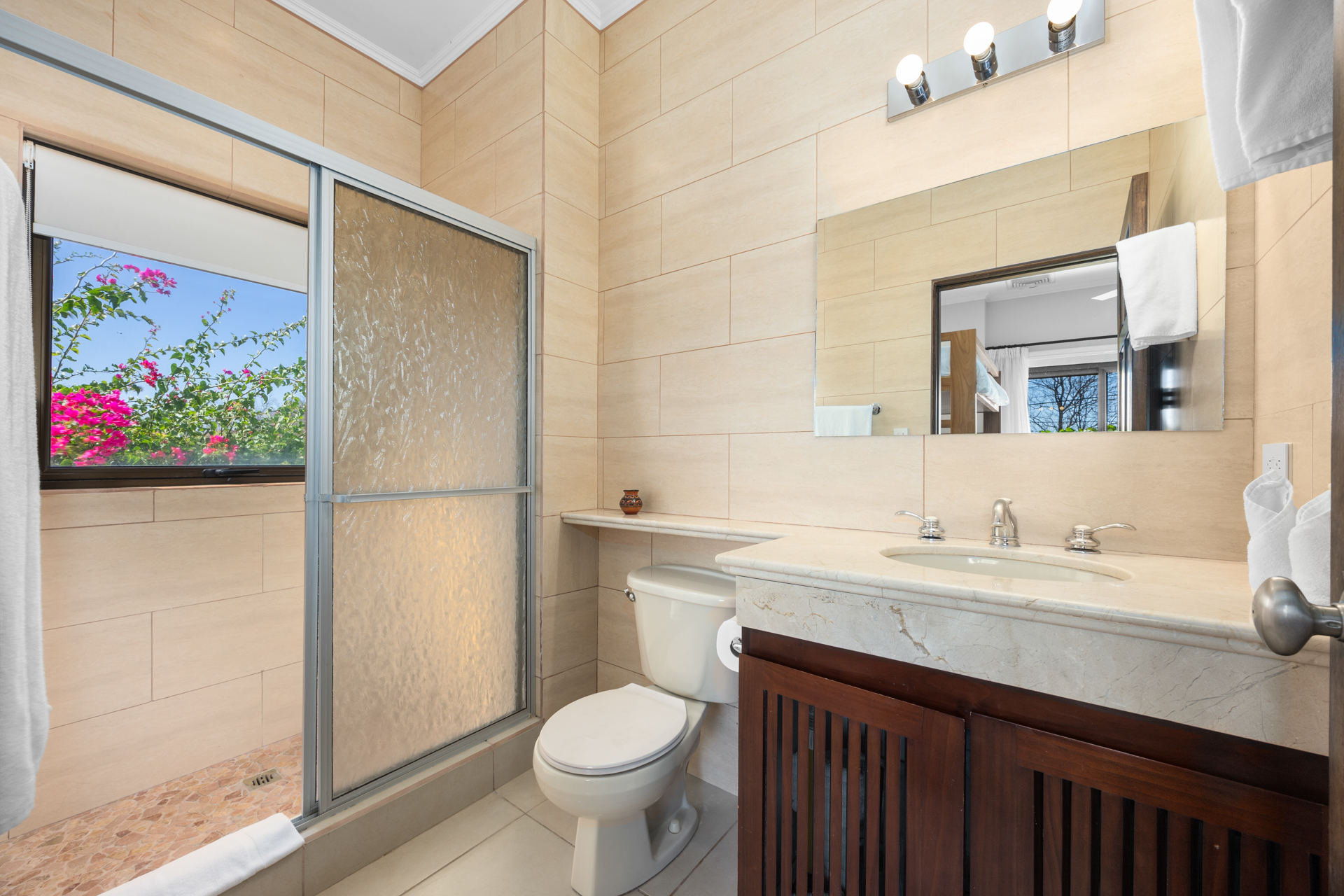 2 bed Condo For Sale in Playa Flamingo, Guanacaste - thumb 22