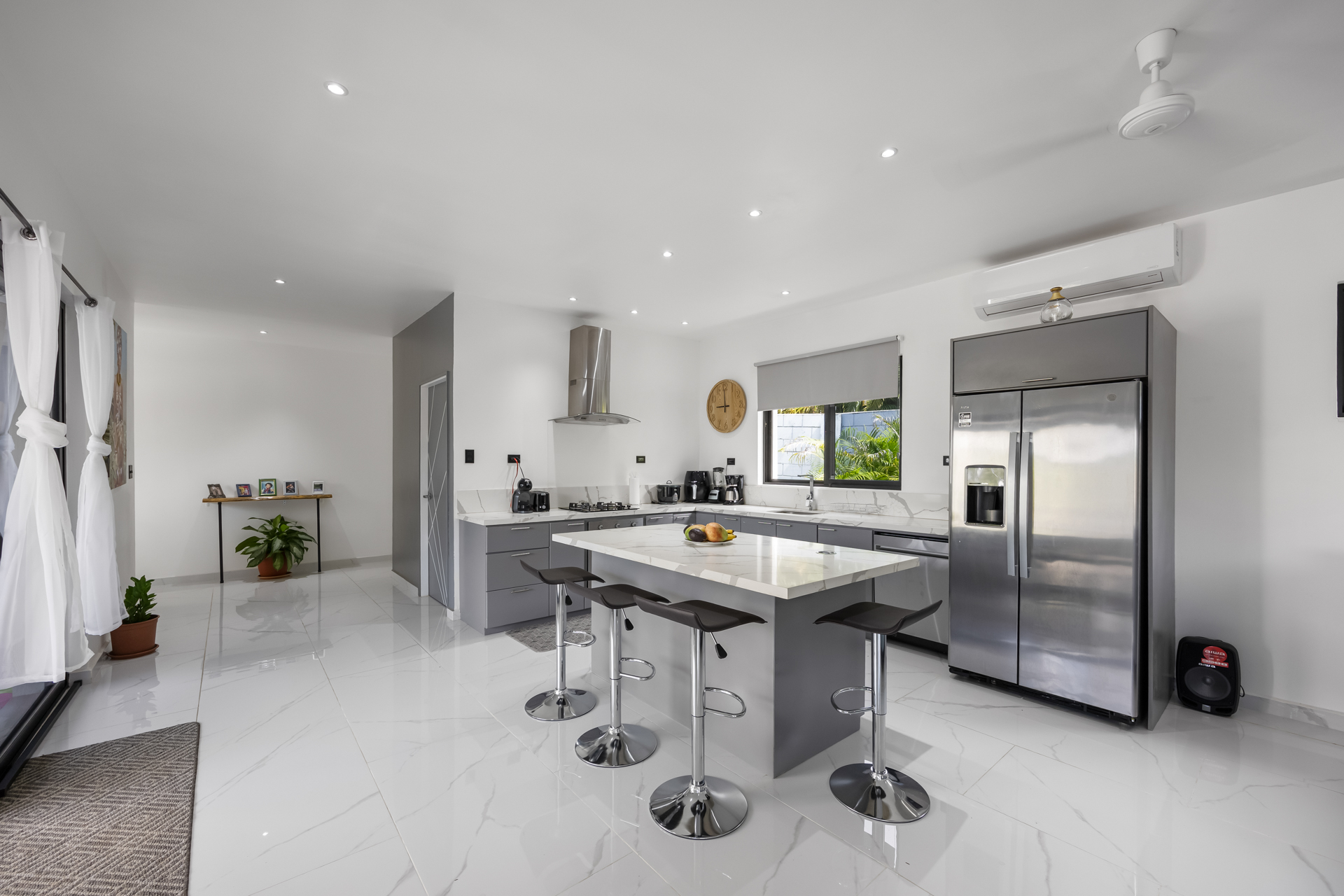 4 bed Single Family Homes For Sale in Playa Potrero, Guanacaste - thumb 5