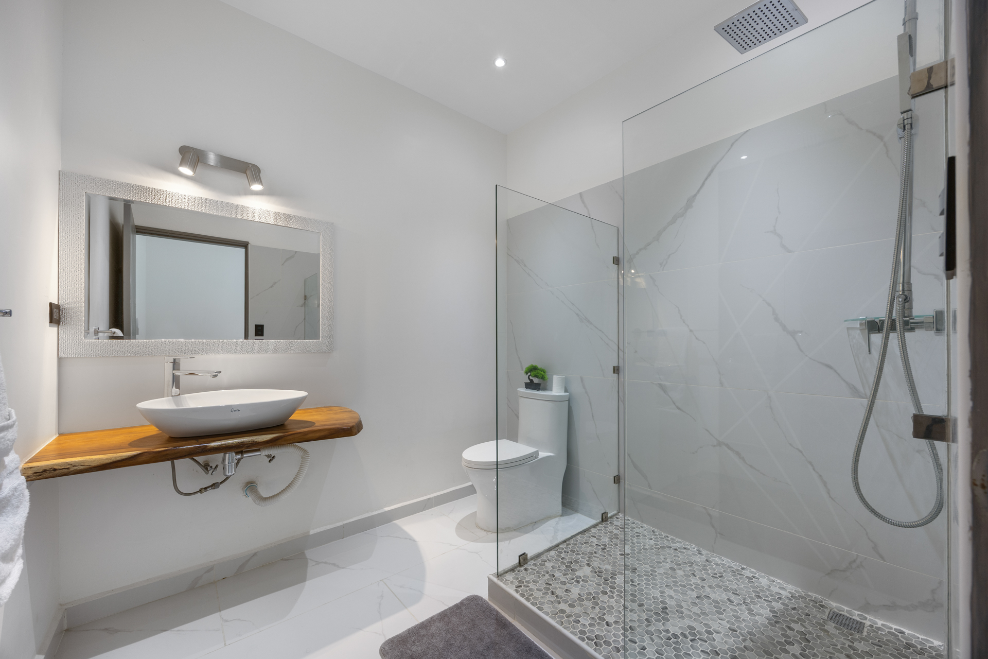 4 bed Single Family Homes For Sale in Playa Potrero, Guanacaste - thumb 19