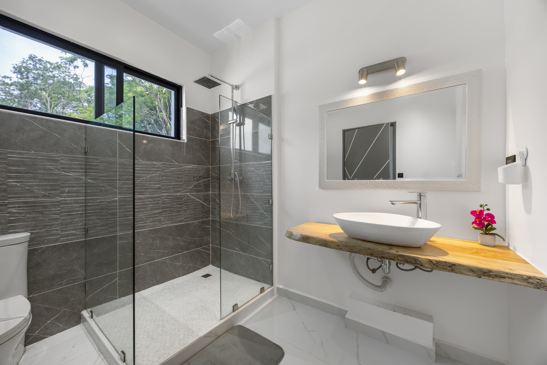 4 bed Single Family Homes For Sale in Playa Potrero, Guanacaste - thumb 12