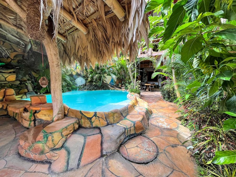 6 bed Hotel / Leisure For Sale in Cahuita, Limón - 1