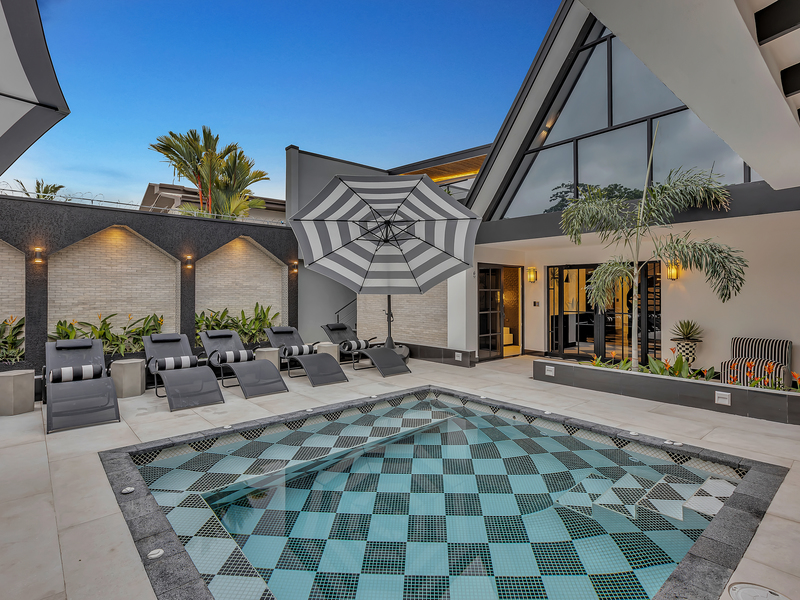 6 bed Single Family Homes For Sale in Jaco, Puntarenas - 1