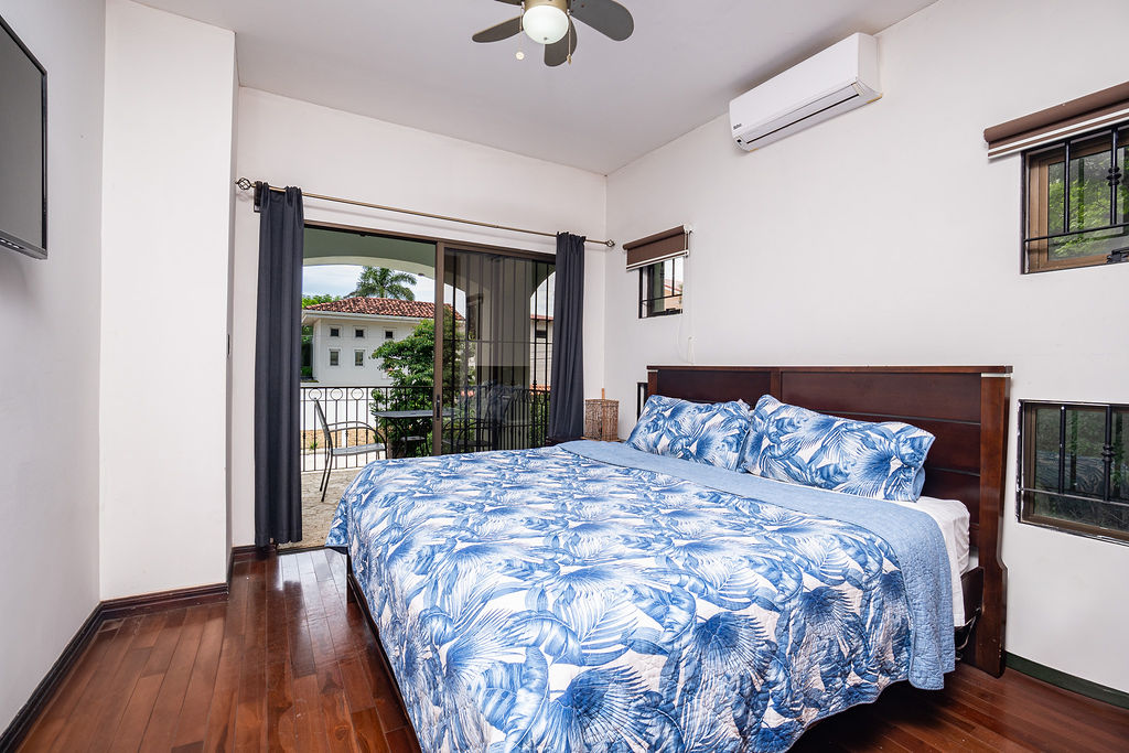4 bed Single Family Homes For Sale in Playa Potrero, Guanacaste - thumb 18