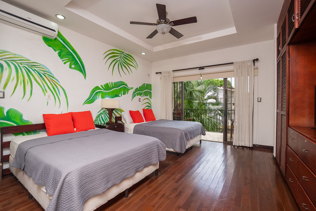 4 bed Single Family Homes For Sale in Playa Potrero, Guanacaste - thumb 16