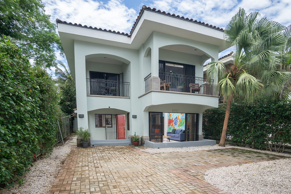 4 bed Single Family Homes For Sale in Playa Potrero, Guanacaste - thumb 2