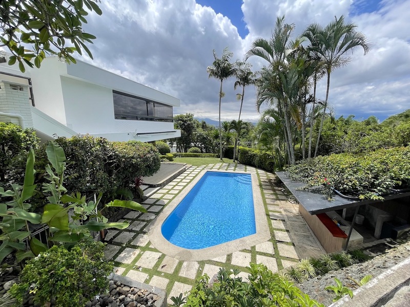 4 bed Single Family Homes For Sale in San Rafael, San Jose - 1