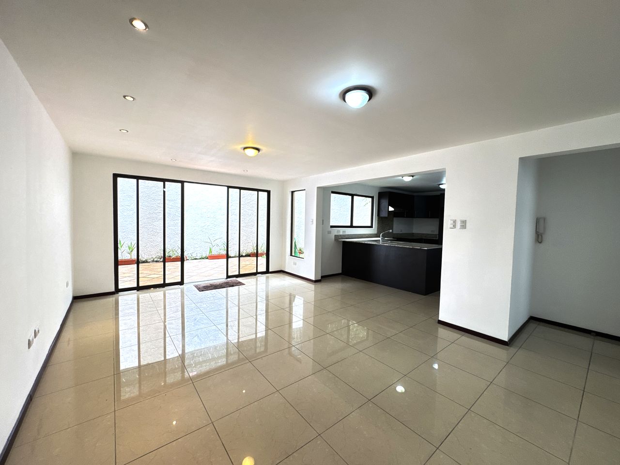 3 bed Single Family Homes For Sale in Santa Ana, San Jose - thumb 2