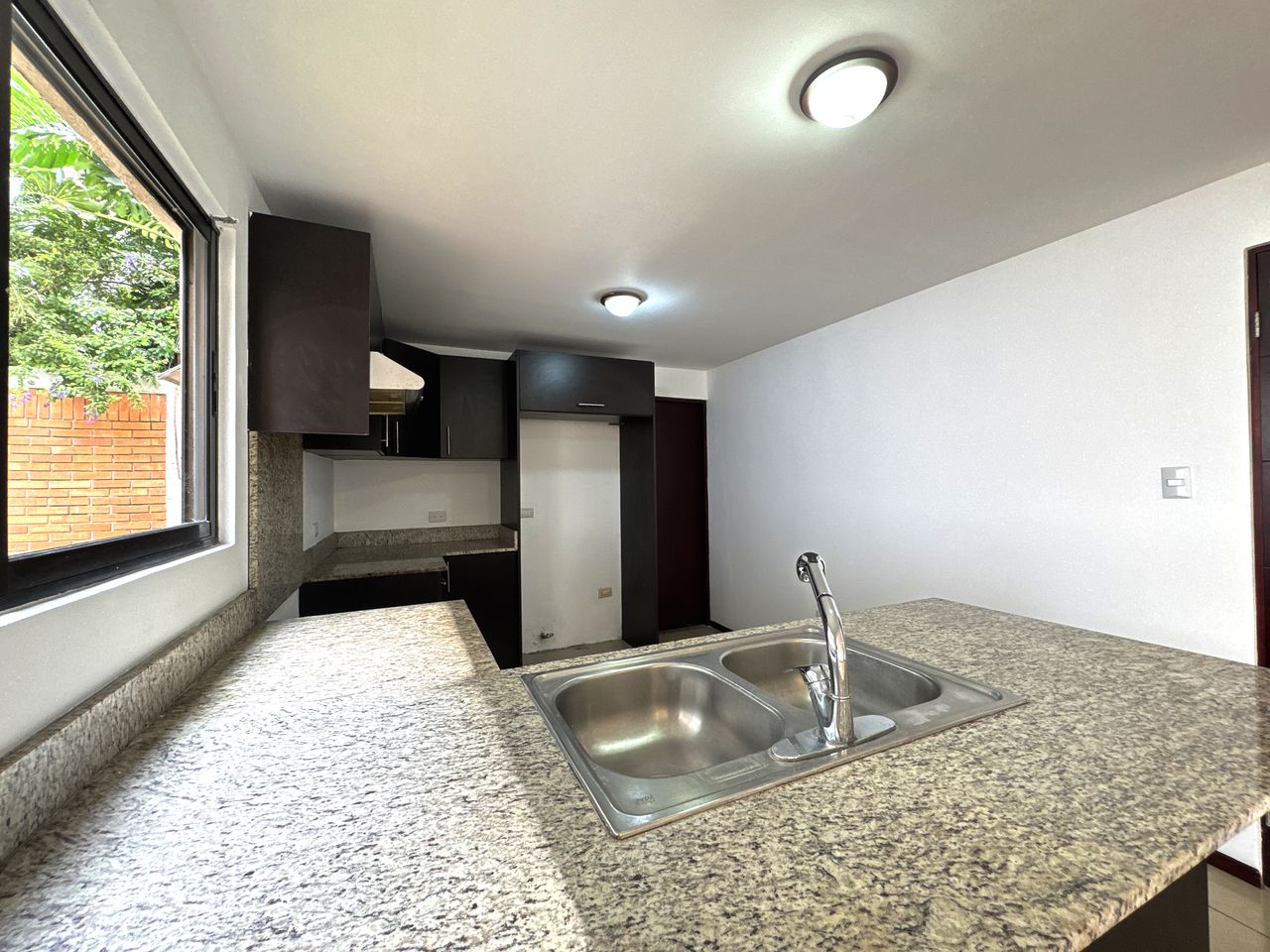 3 bed Single Family Homes For Sale in Santa Ana, San Jose - thumb 8
