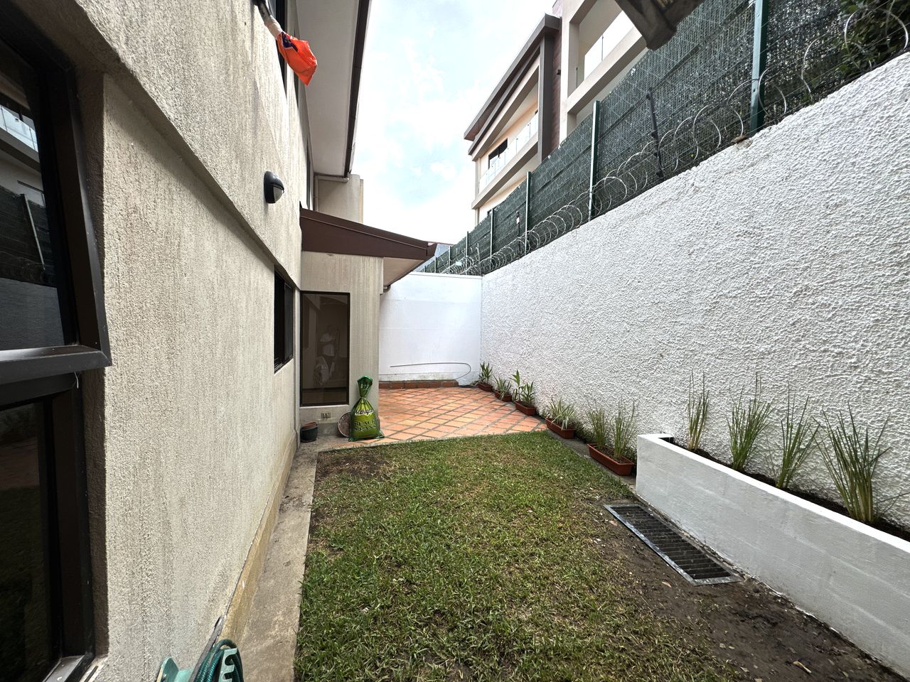 3 bed Single Family Homes For Sale in Santa Ana, San Jose - thumb 17