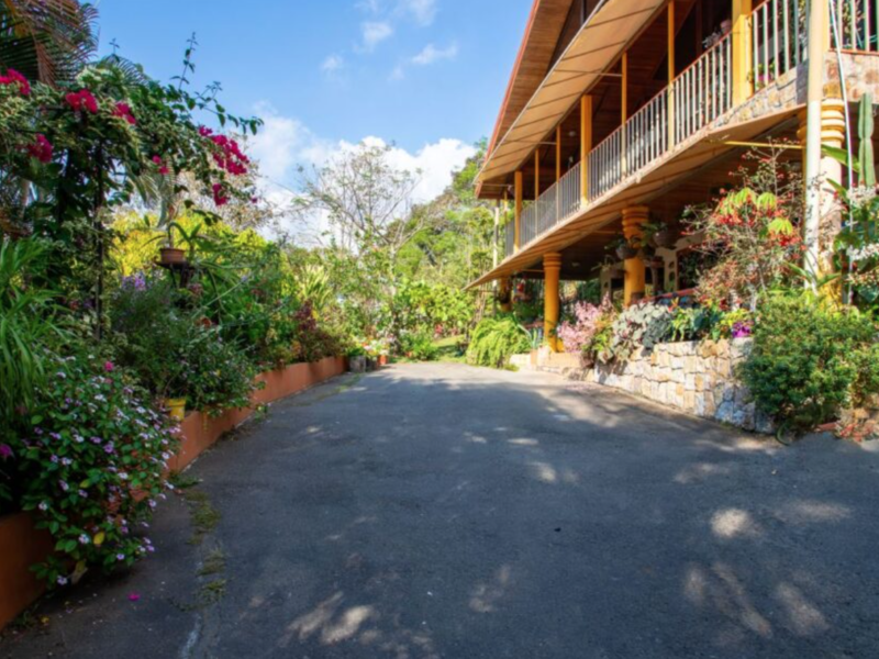 6 bed Single Family Homes For Sale in Atenas, Alajuela - 1