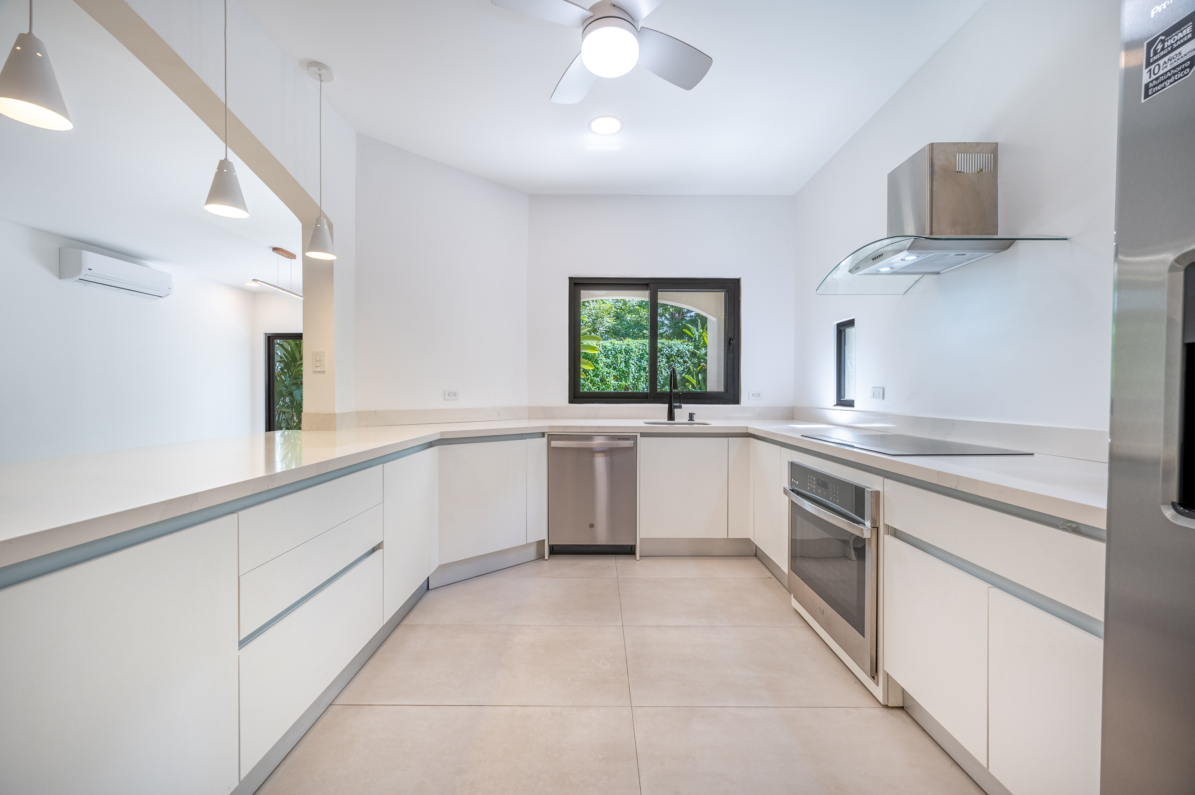 4 bed Single Family Homes For Sale in Playa Potrero, Guanacaste - thumb 9