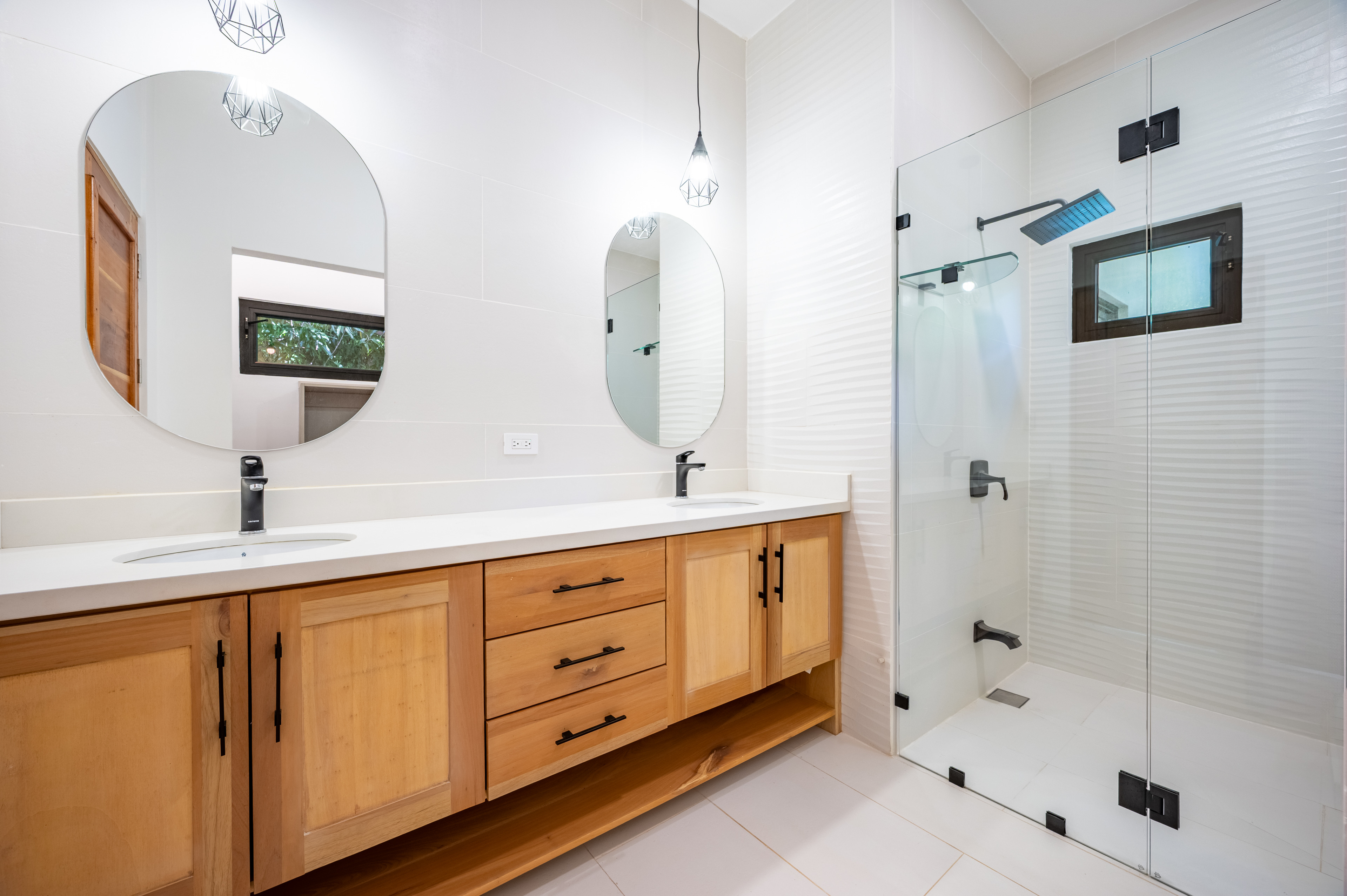 4 bed Single Family Homes For Sale in Playa Potrero, Guanacaste - thumb 18