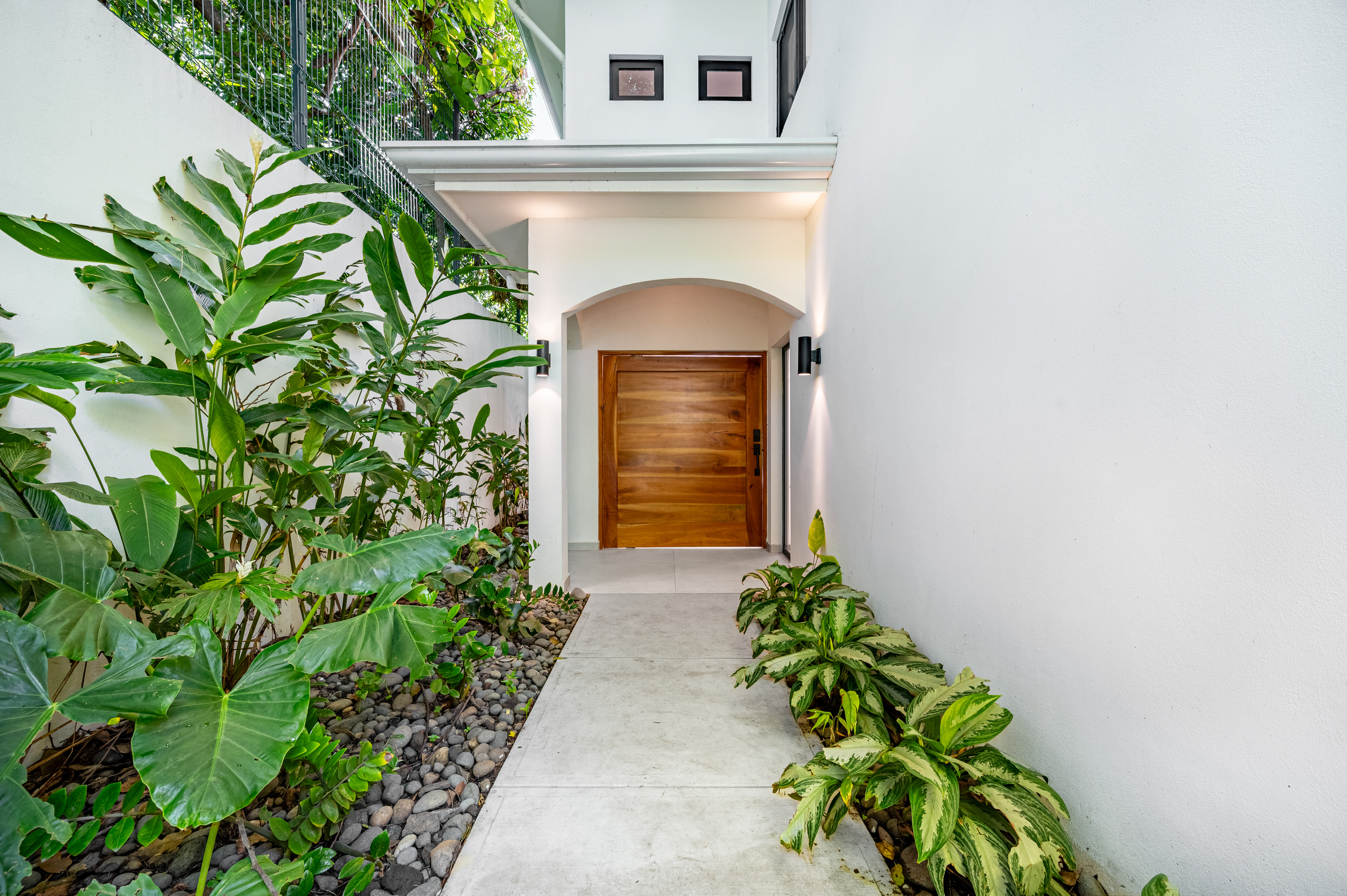 4 bed Single Family Homes For Sale in Playa Potrero, Guanacaste - thumb 3