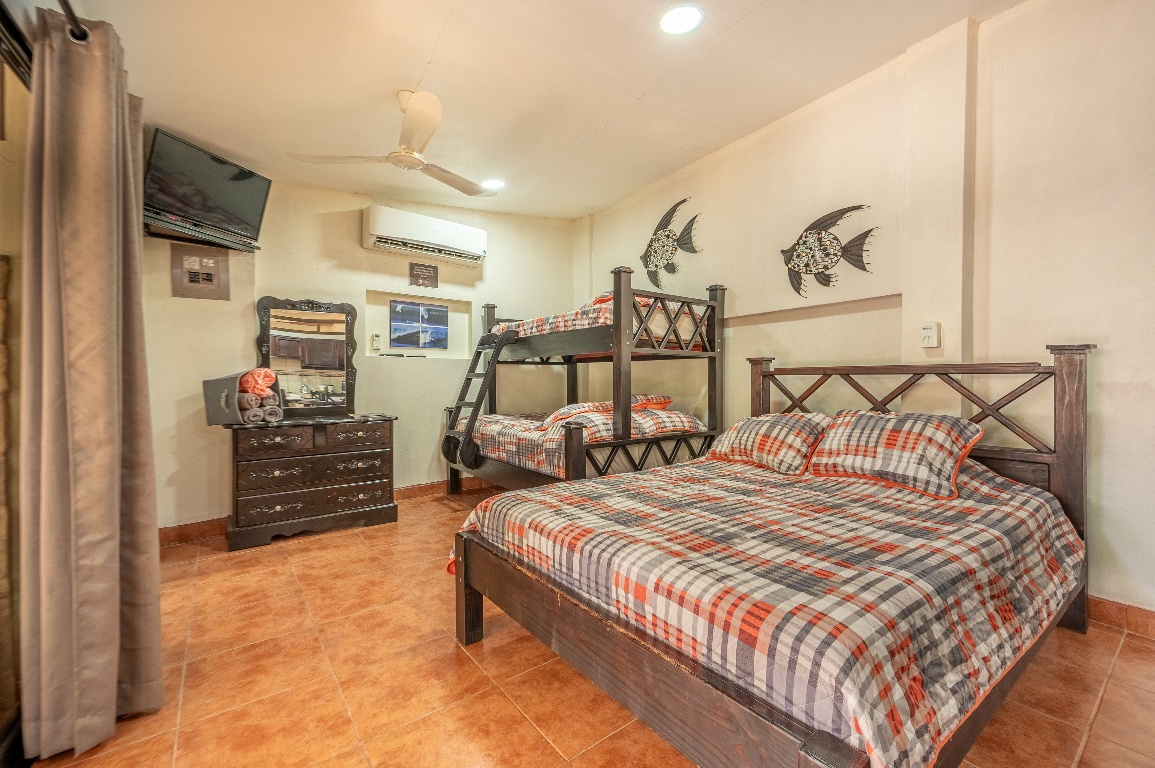 4 bed Single Family Homes For Sale in Tamarindo, Guanacaste - thumb 12