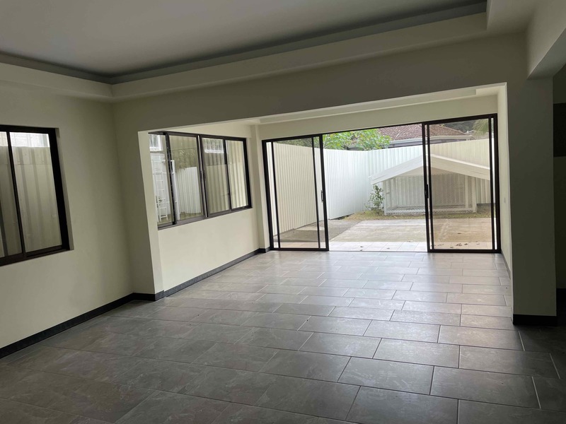 5 bed Single Family Homes For Sale in Santa Ana, San Jose - photo 2