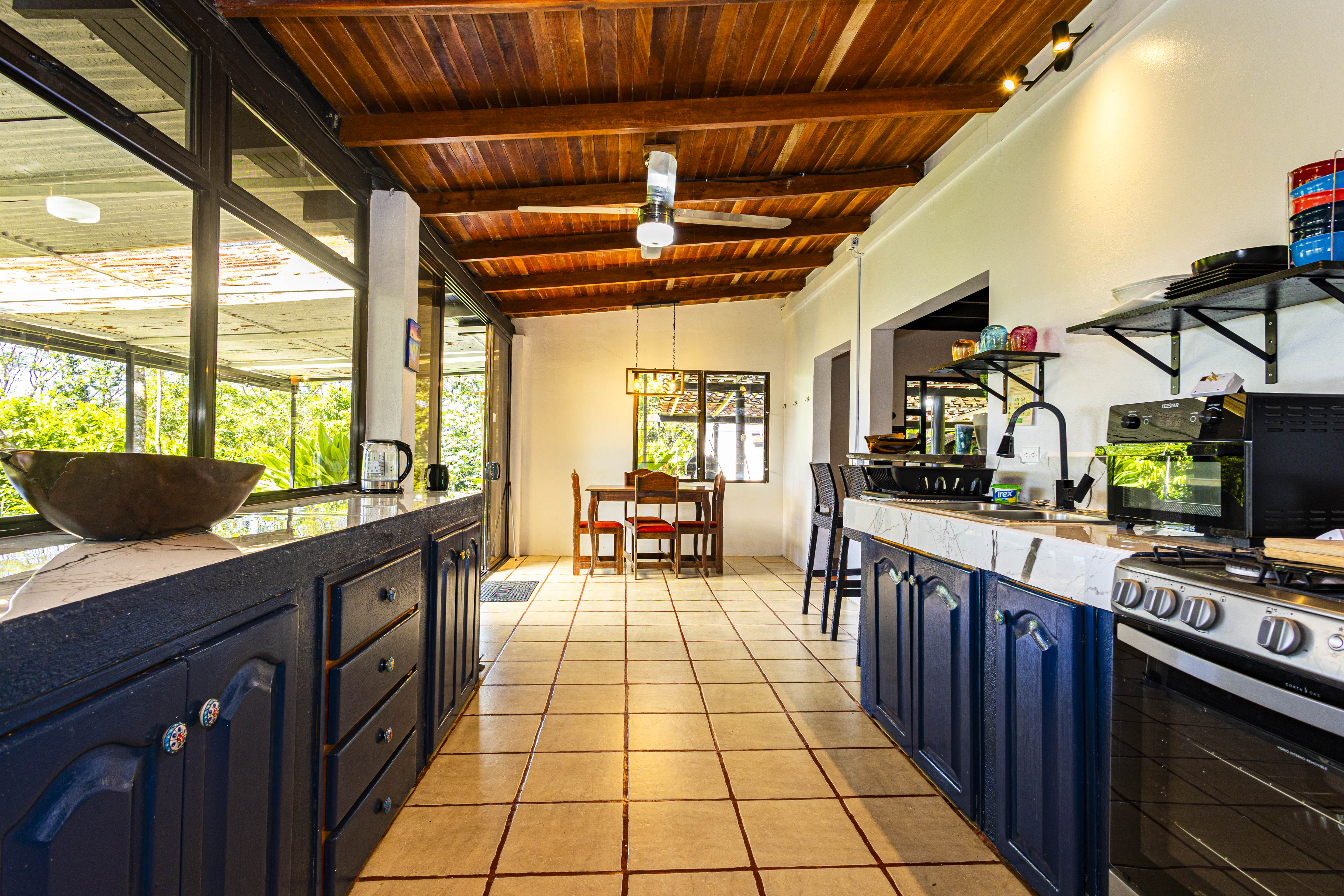 6 bed Single Family Homes For Sale in Dominical, Puntarenas - thumb 4