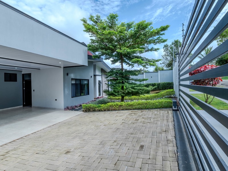 3 bed Single Family Homes For Sale in Perez Zeledon, San Jose - 1