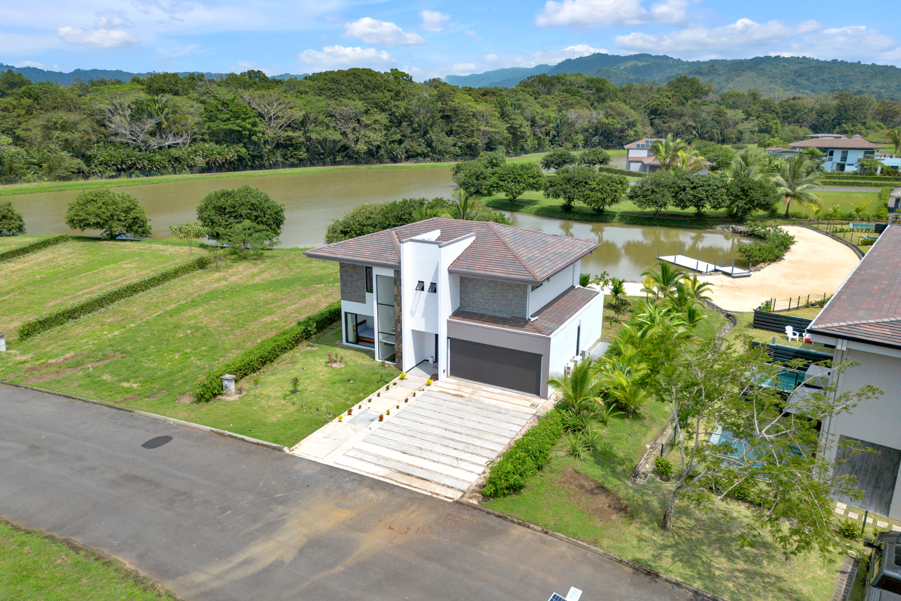 4 bed Single Family Homes For Sale in Playa Hermosa, Puntarenas - thumb 4