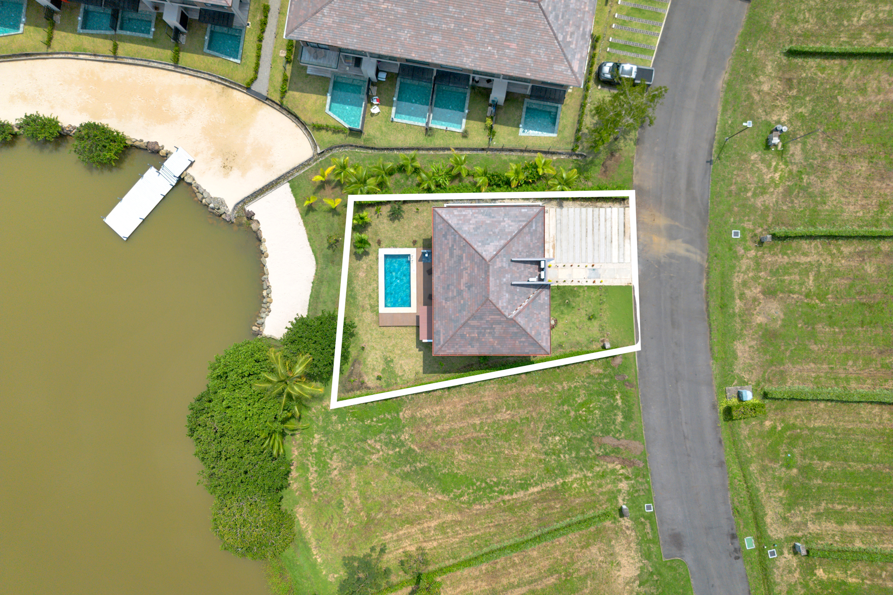 4 bed Single Family Homes For Sale in Playa Hermosa, Puntarenas - thumb 2