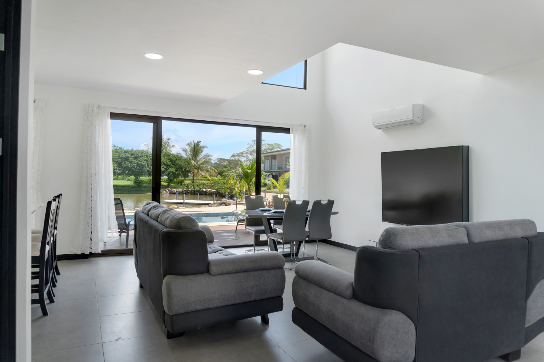 4 bed Single Family Homes For Sale in Playa Hermosa, Puntarenas - thumb 25