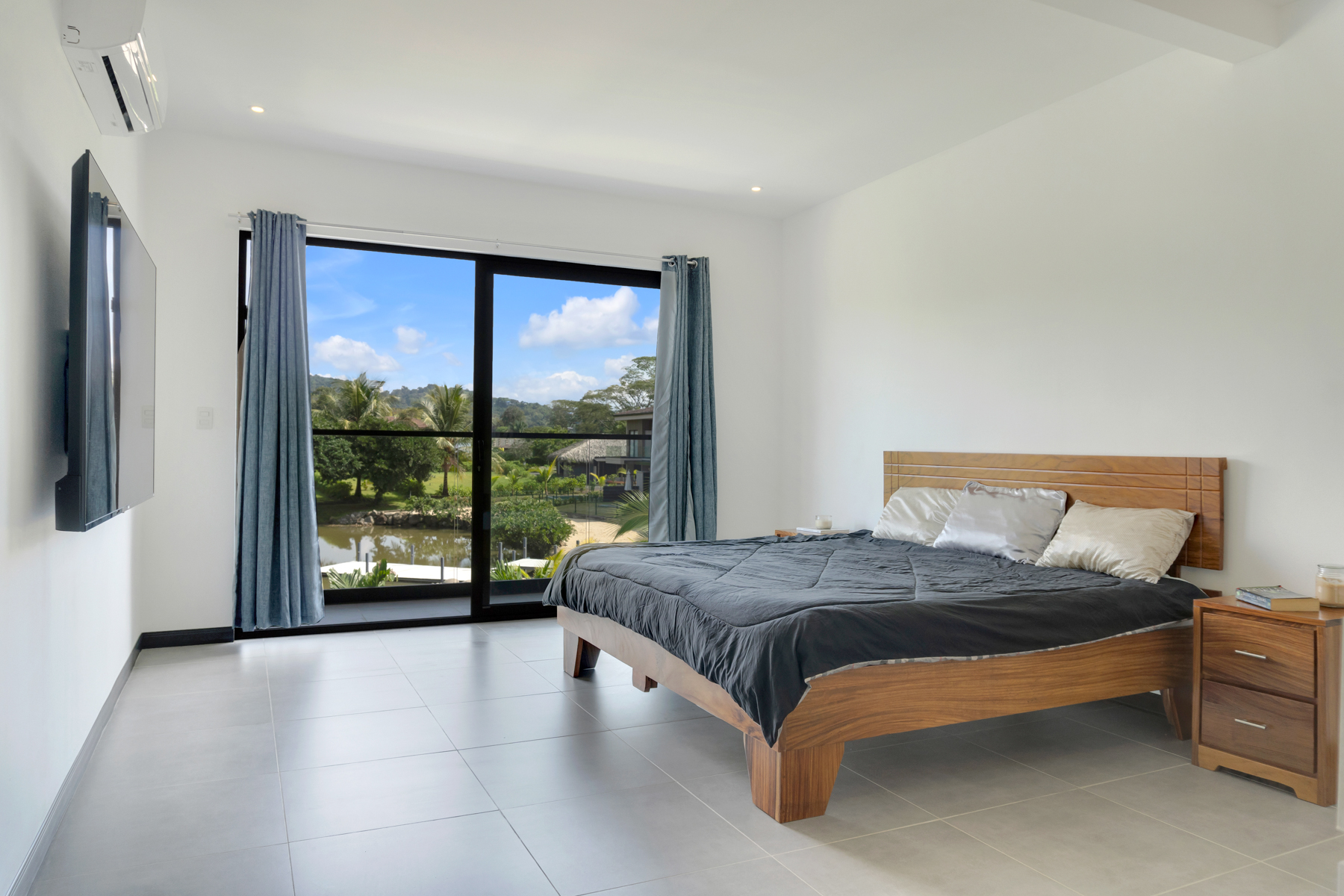 4 bed Single Family Homes For Sale in Playa Hermosa, Puntarenas - thumb 9