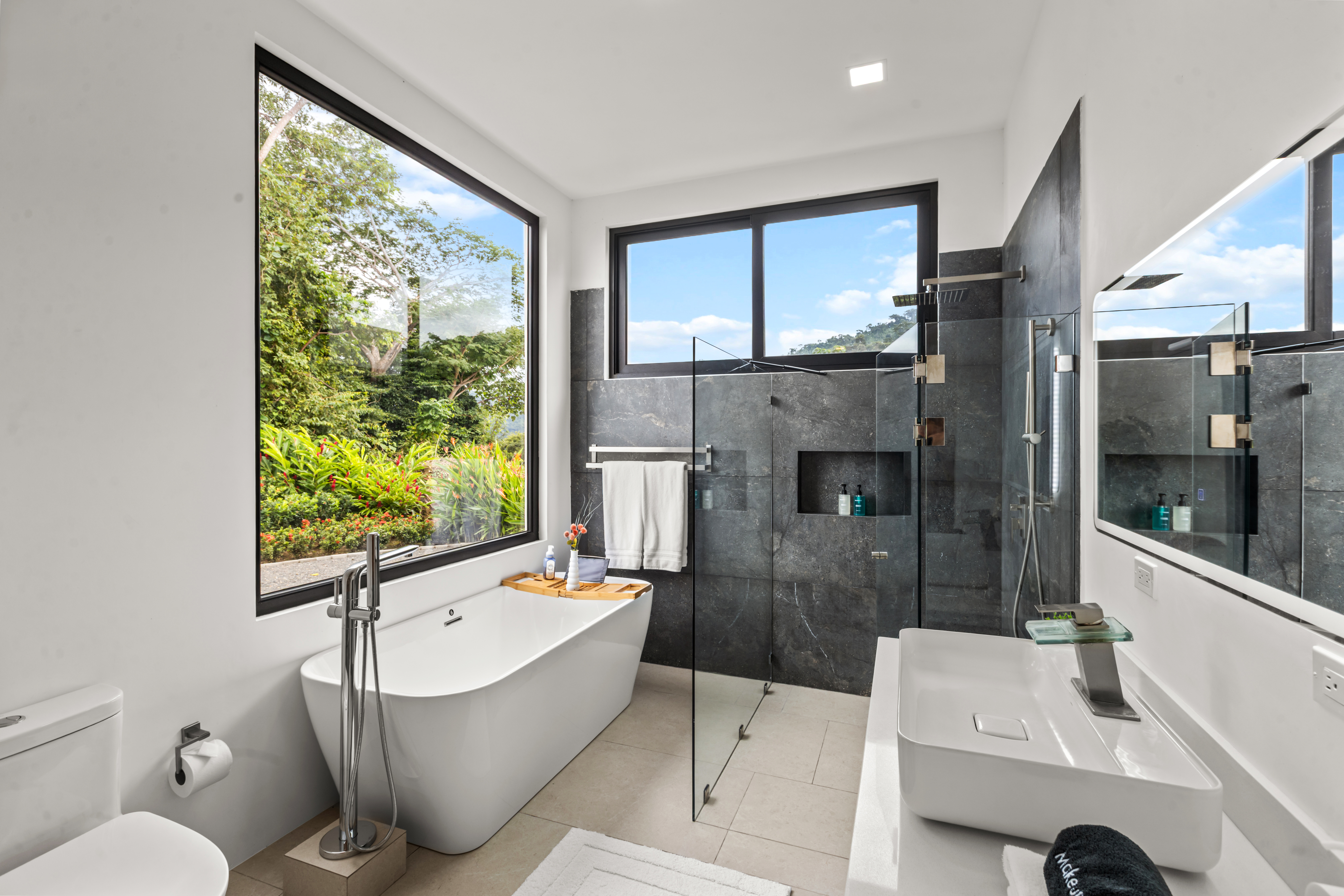 6 bed Single Family Homes For Sale in Tarcoles, Puntarenas - thumb 10