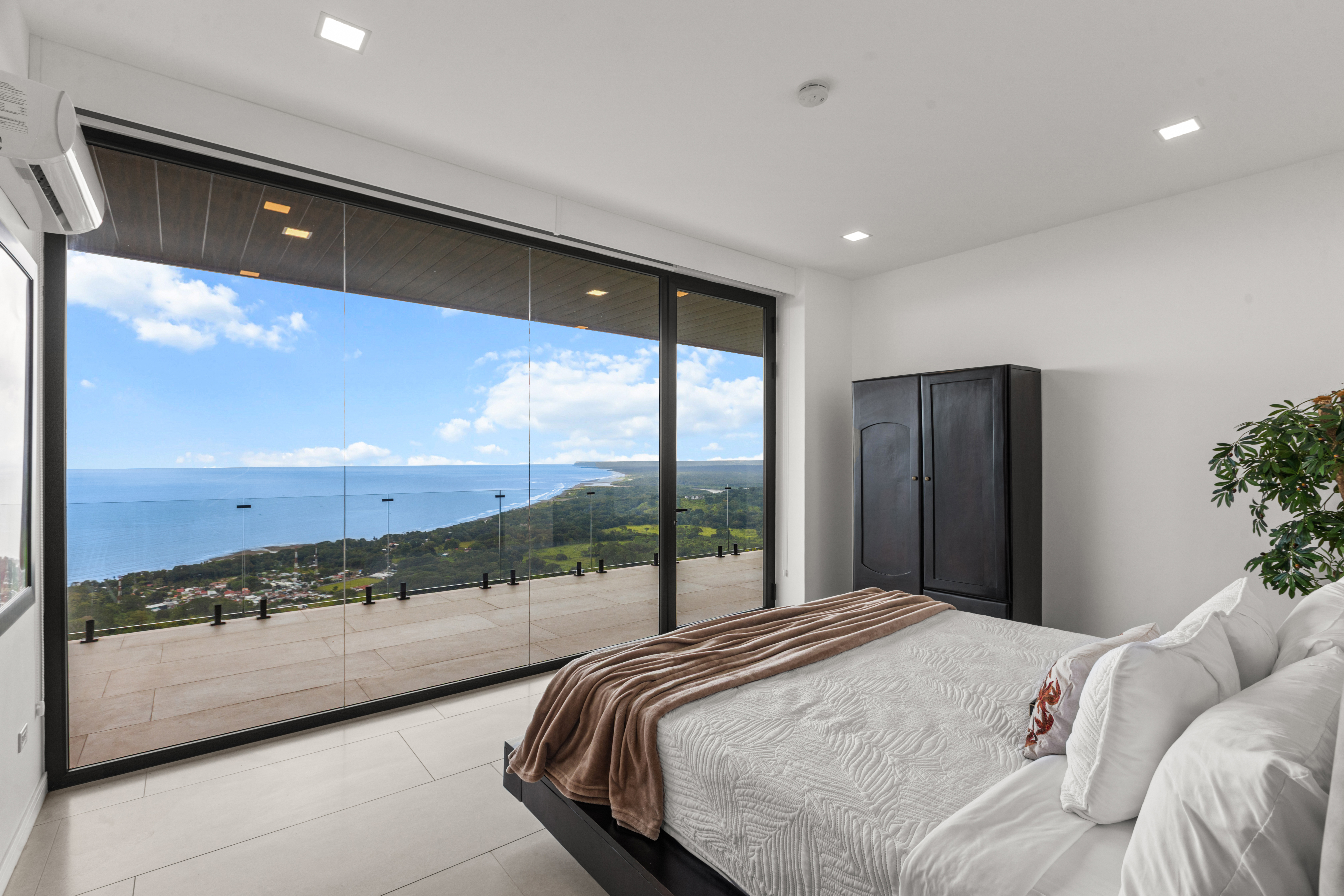 6 bed Single Family Homes For Sale in Tarcoles, Puntarenas - thumb 17