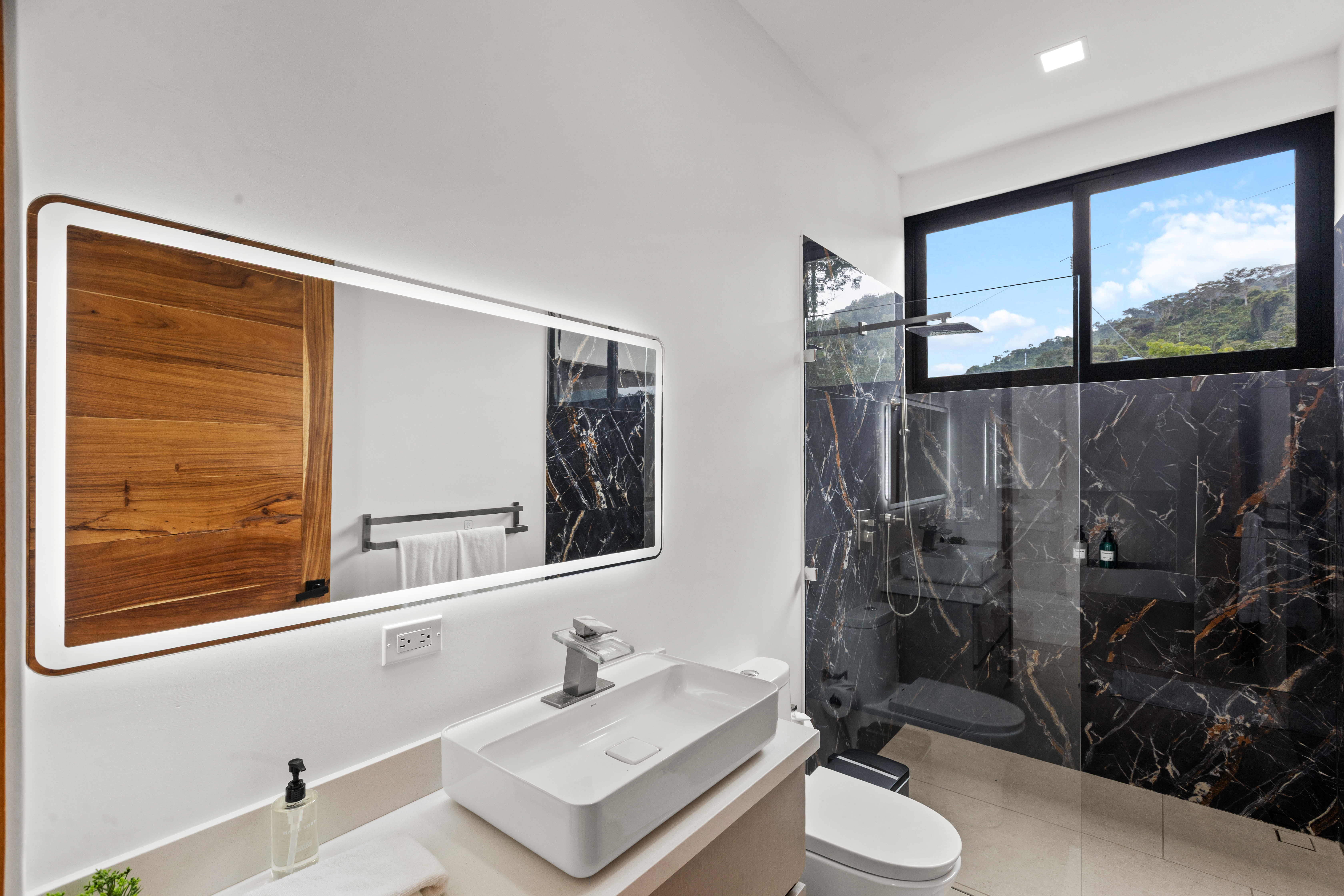 6 bed Single Family Homes For Sale in Tarcoles, Puntarenas - thumb 13