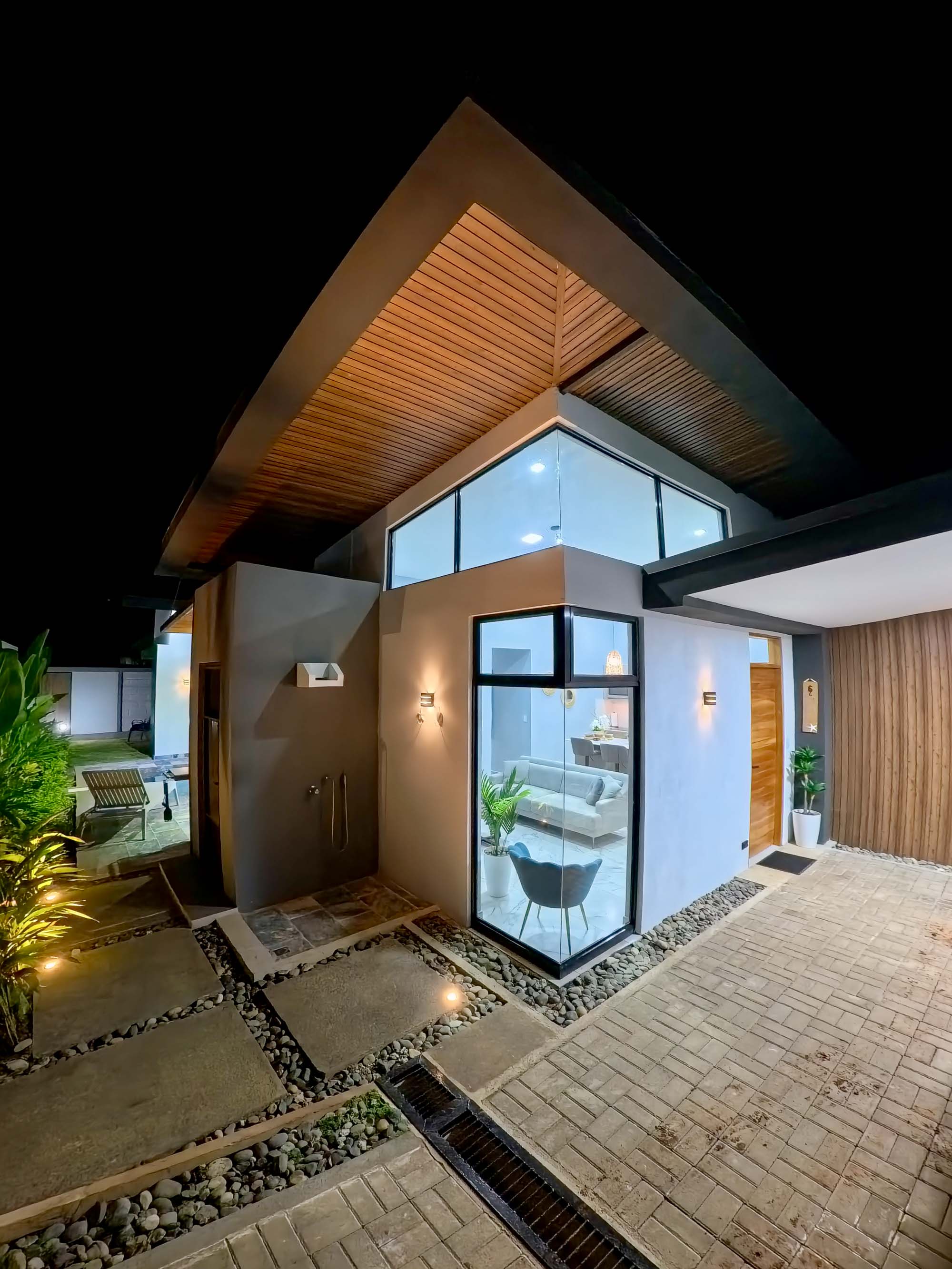 3 bed Single Family Homes For Sale in Manuel Antonio, Puntarenas - thumb 1