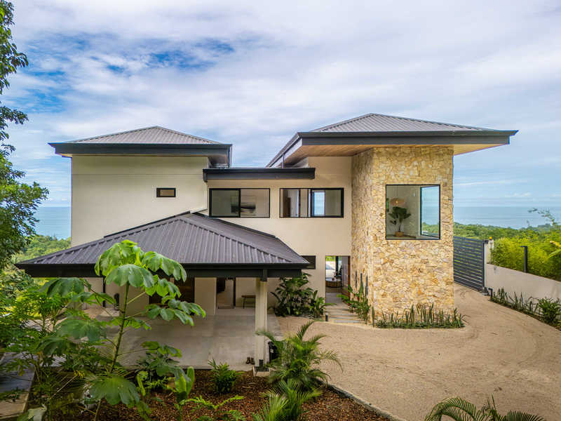 4 bed Single Family Homes For Rent in Uvita, Puntarenas - hero 2