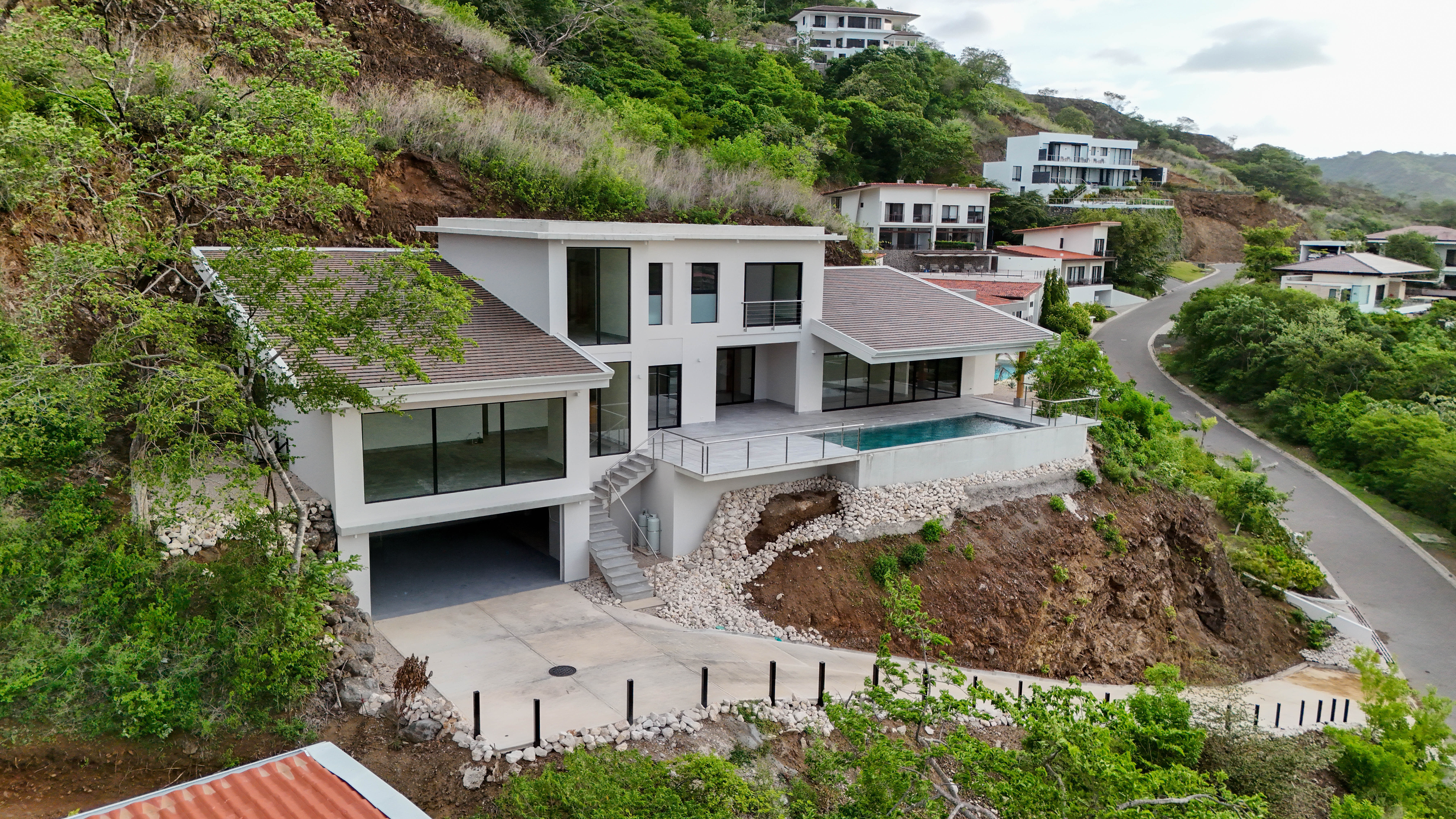 4 bed Single Family Homes For Sale in Playas Del Coco, Guanacaste - thumb 3