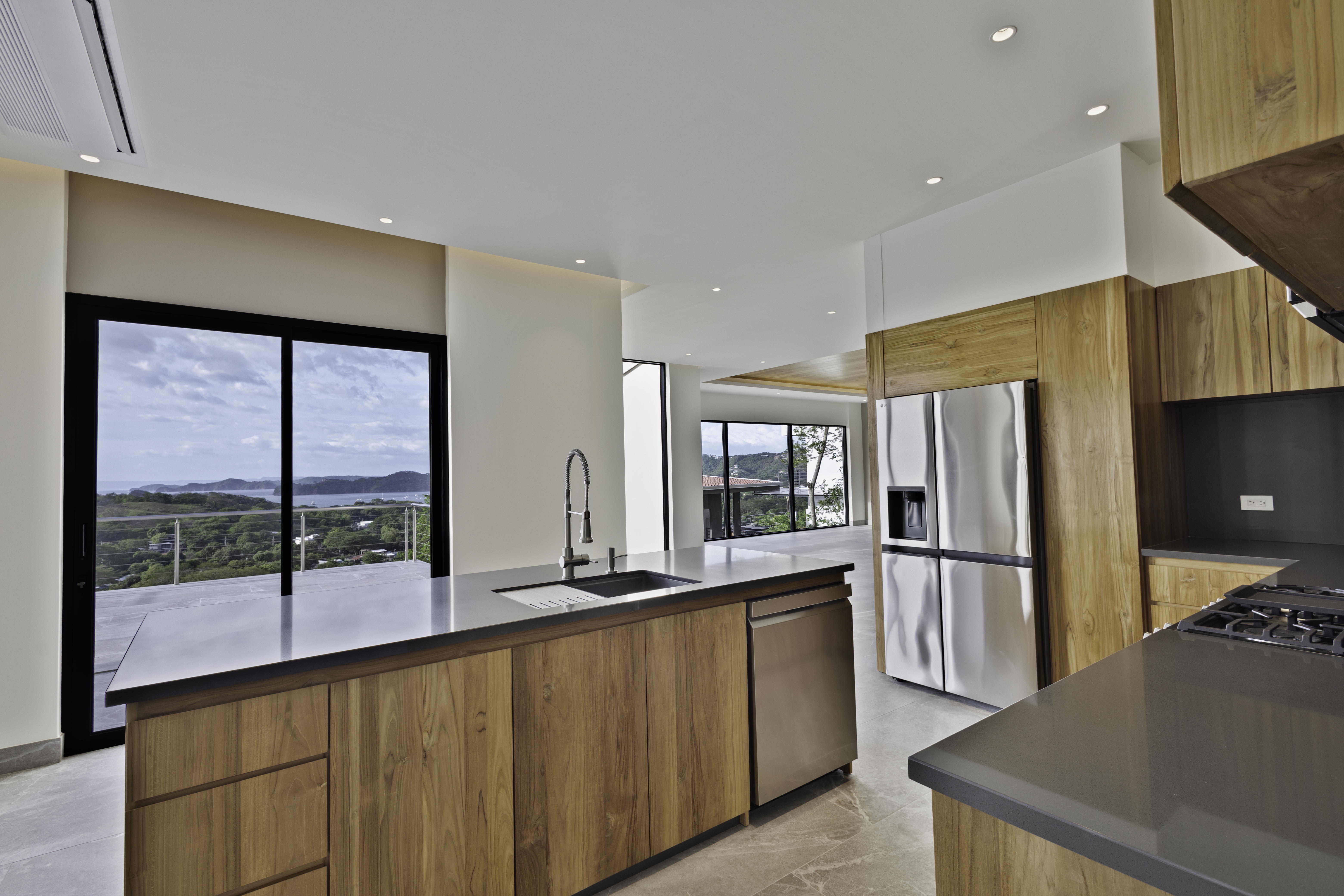 4 bed Single Family Homes For Sale in Playas Del Coco, Guanacaste - thumb 7