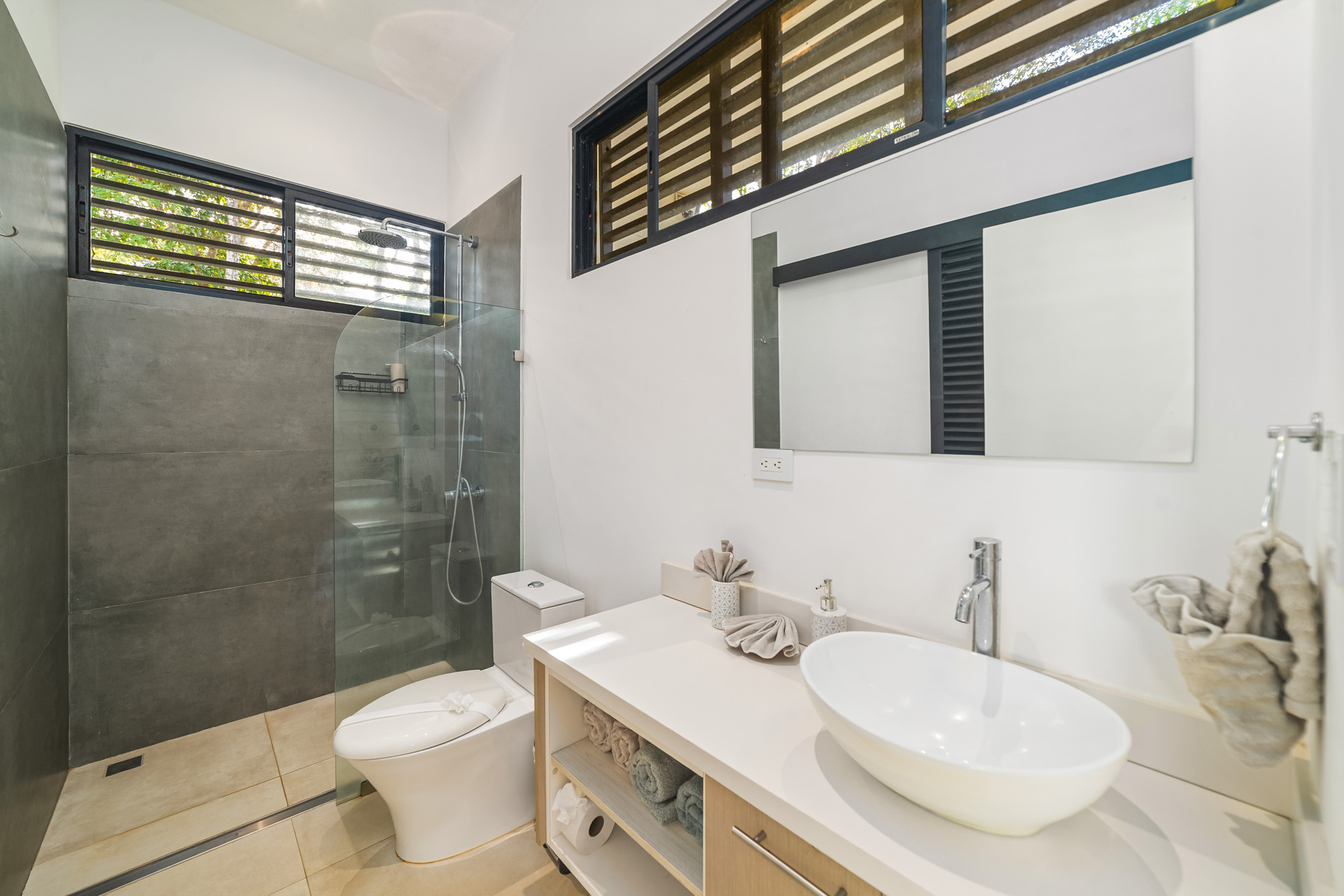 1 bed Single Family Homes For Sale in Playa Negra, Guanacaste - thumb 11