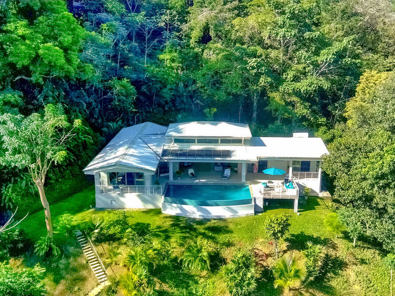 8 bed Single Family Homes For Sale in Cahuita, Limón - 1
