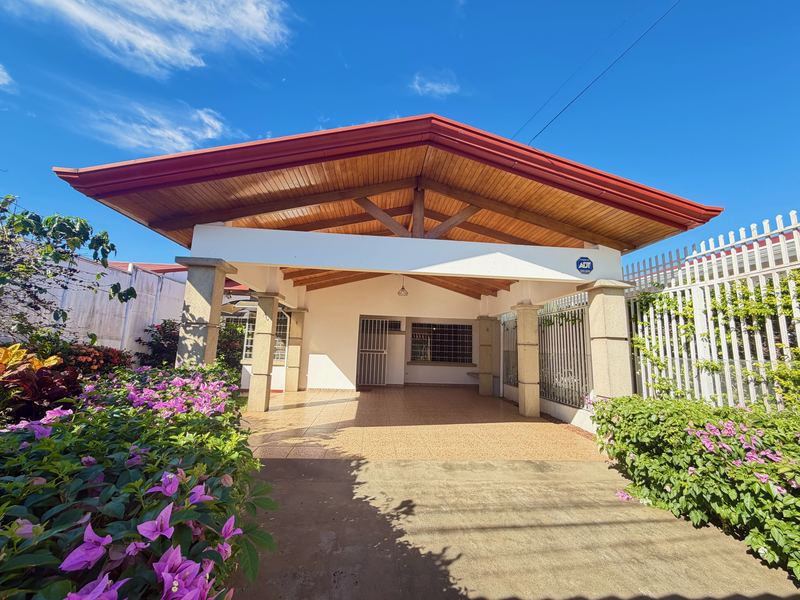 4 bed Single Family Homes For Sale in Atenas, Alajuela - 1