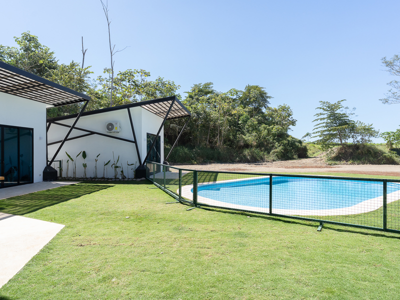 5 bed Single Family Homes For Sale in Santa Teresa, Puntarenas - hero 9