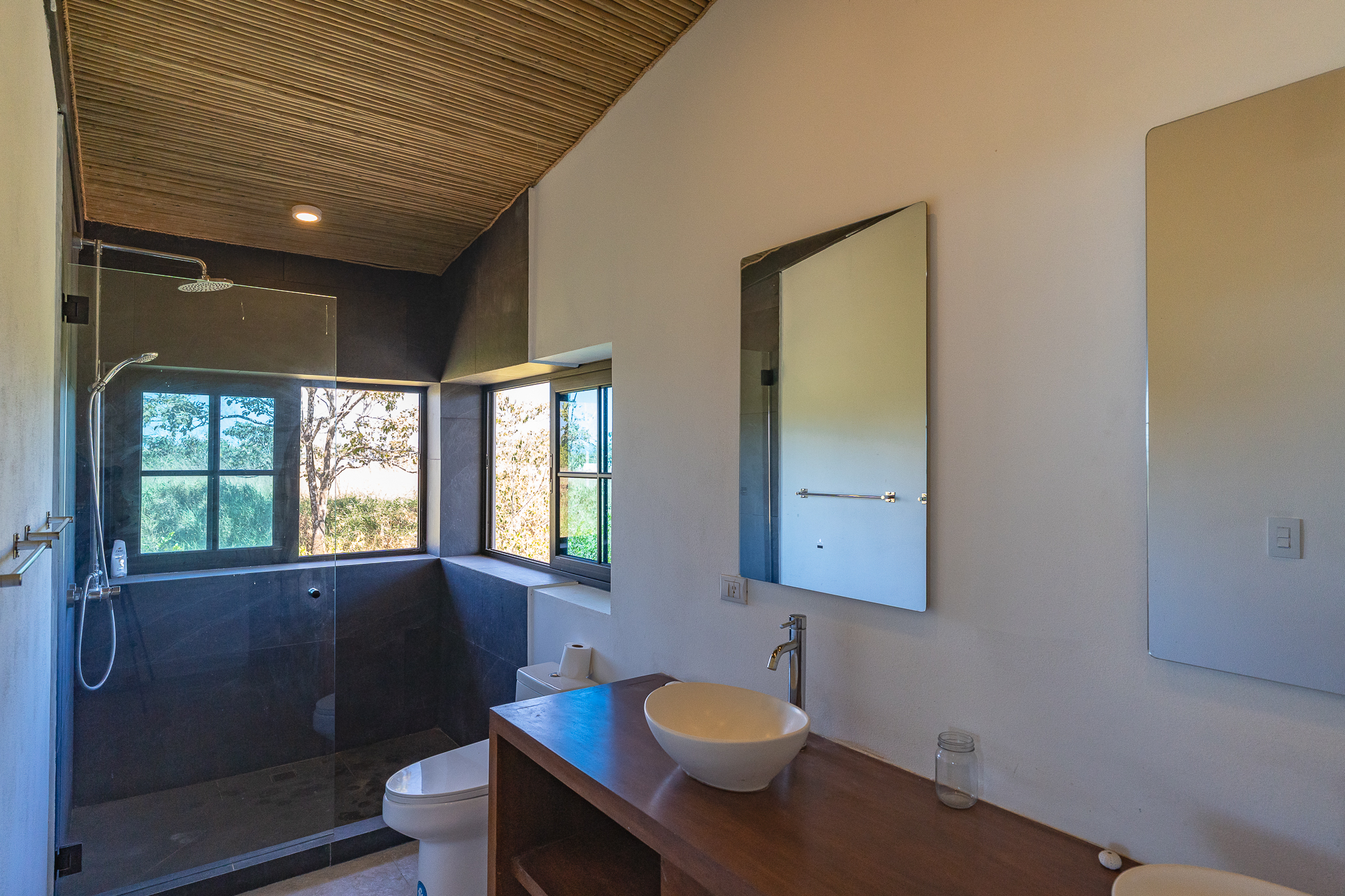 5 bed Single Family Homes For Sale in Santa Teresa, Puntarenas - thumb 17