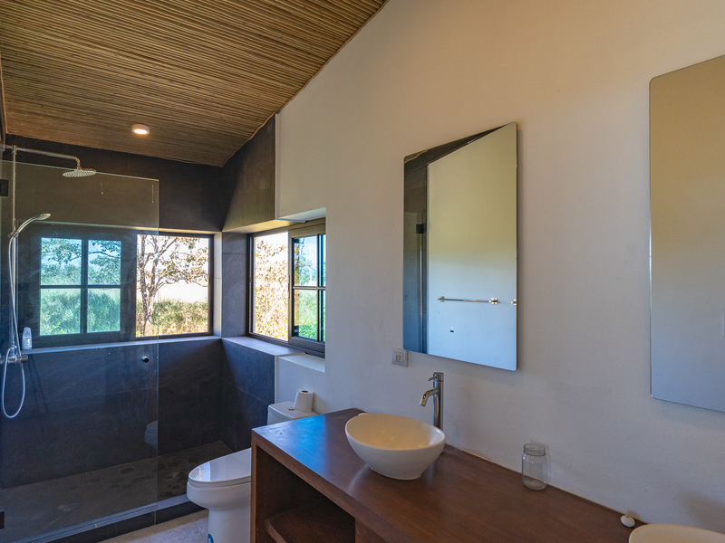 5 bed Single Family Homes For Sale in Santa Teresa, Puntarenas - hero 17
