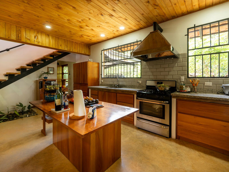 6 bed Single Family Homes For Sale in Perez Zeledon, San Jose - hero 10