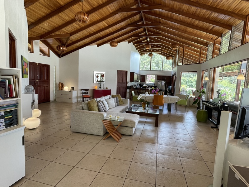 6 bed Single Family Homes For Sale in Atenas, Alajuela - 1