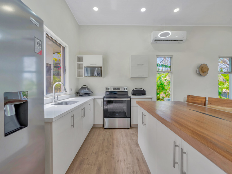 5 bed Single Family Homes For Sale in Tamarindo, Guanacaste - hero 6